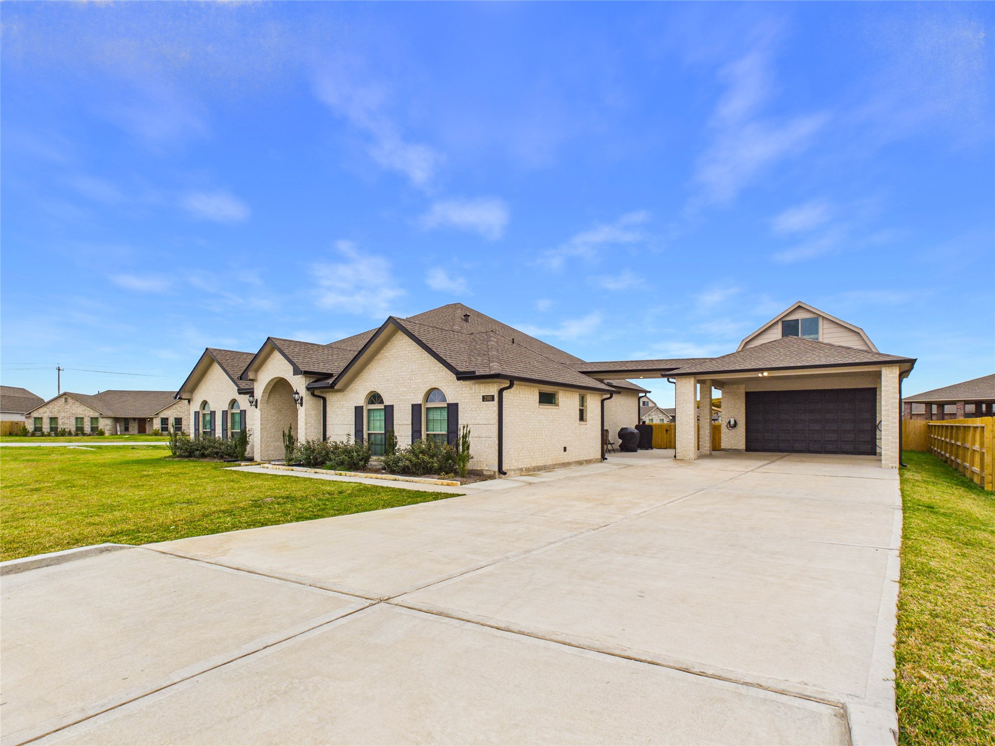 2101 Kimberly Way Property Photo 9