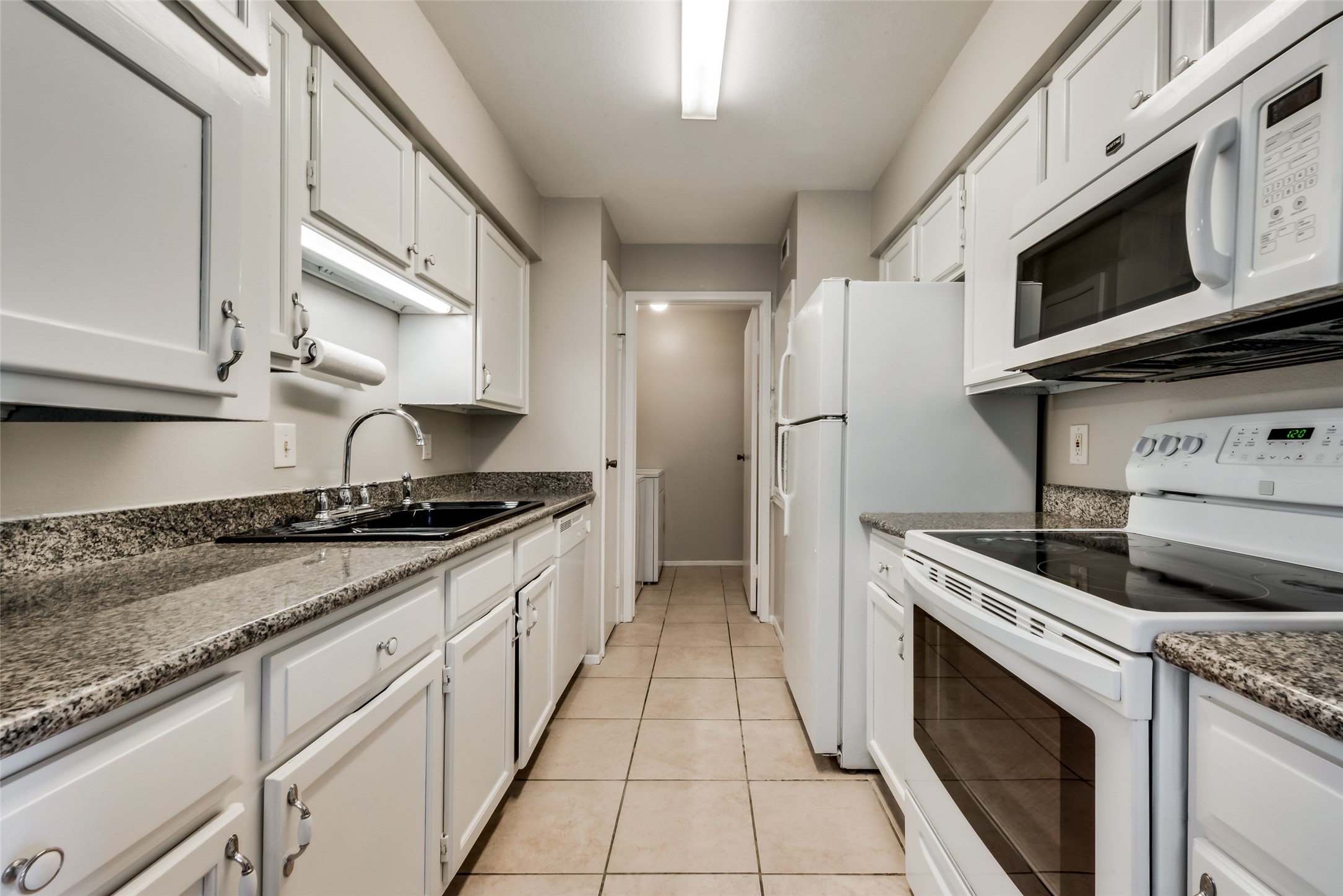 8787 Brae Acres Road 406 Property Photo 6
