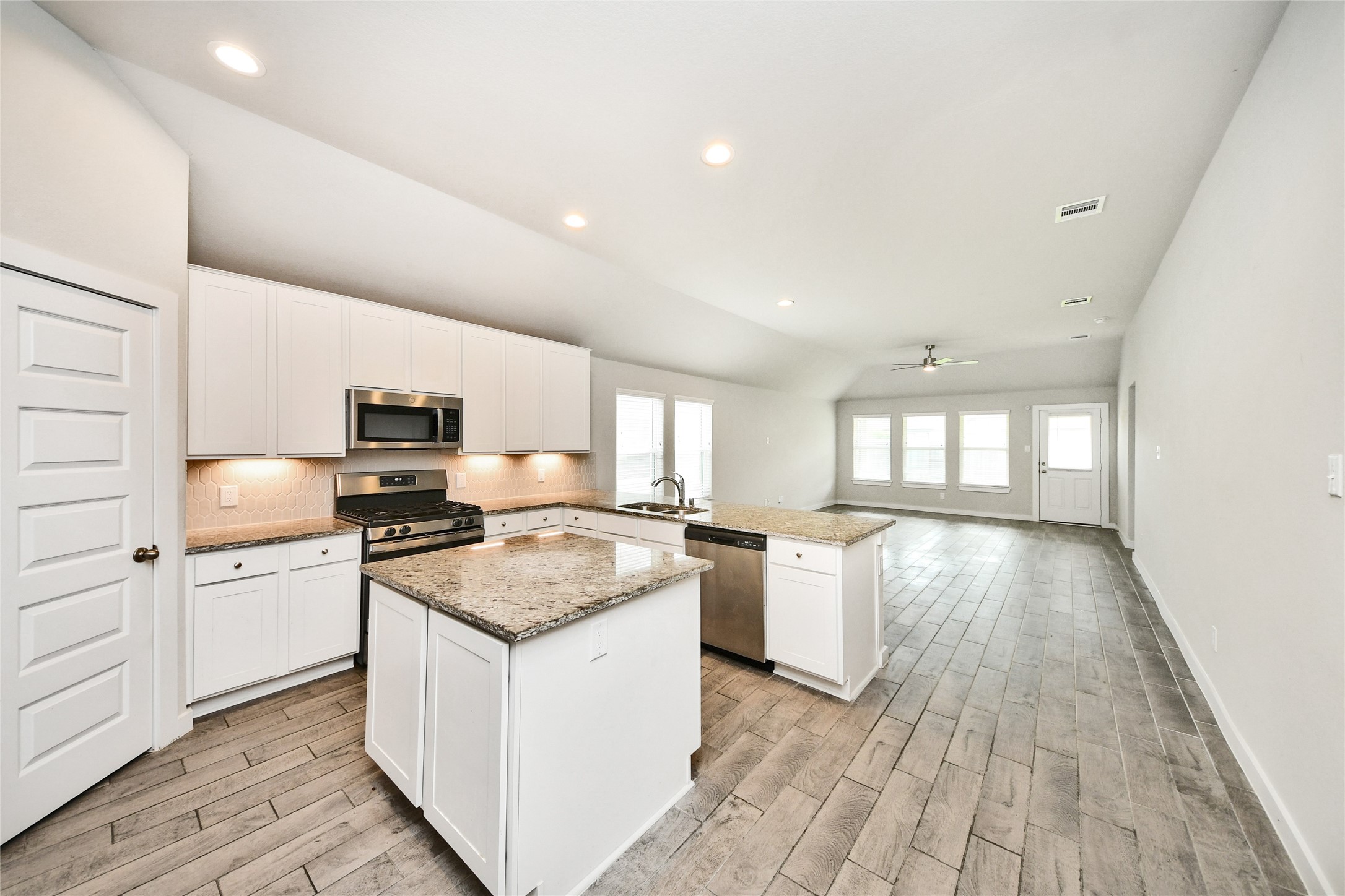 4326 Wyanngate Drive Property Photo 6