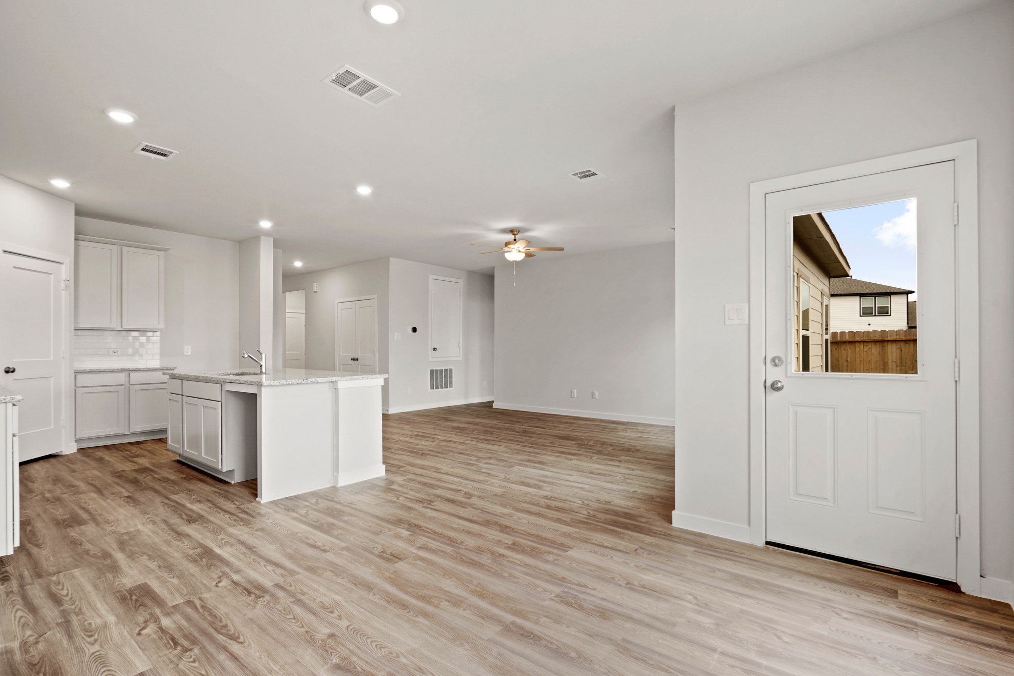 504 Shoreview Drive Property Photo 8