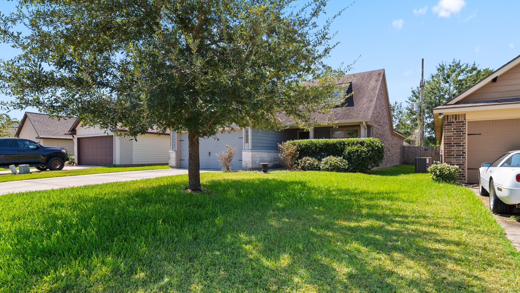 14353 S Summerchase Circle Property Photo 2