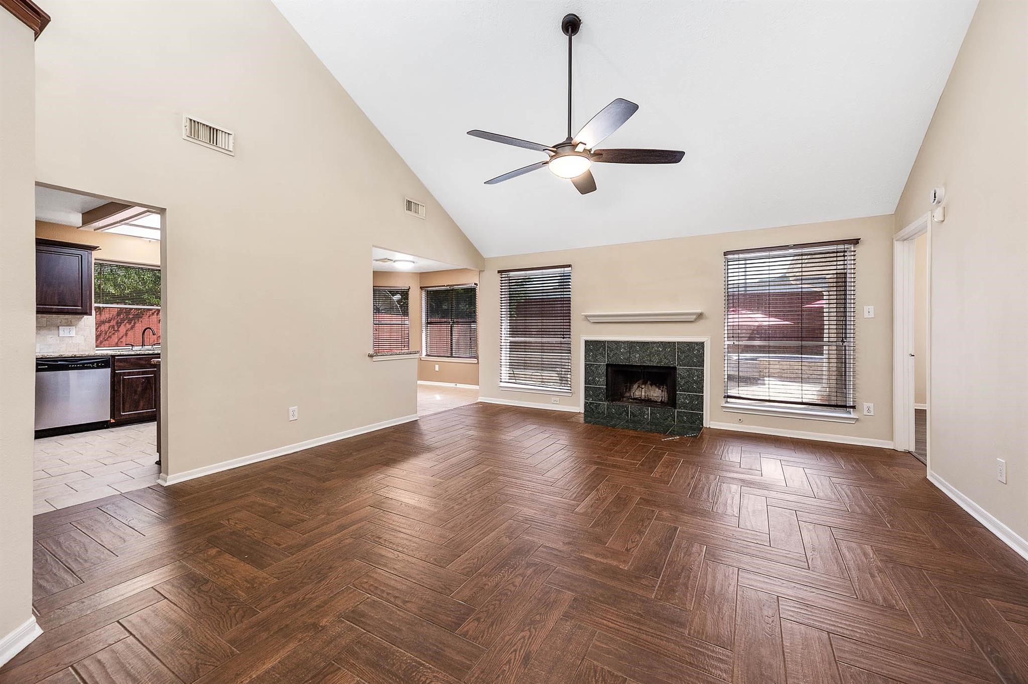 1835 Taylor Creek Drive Property Photo 8