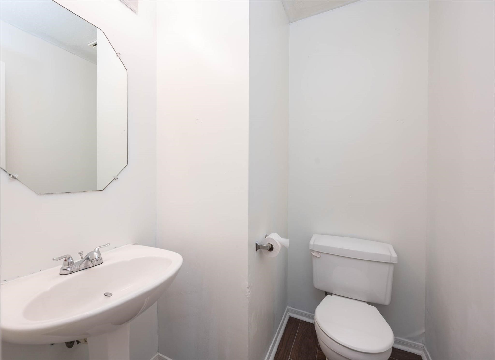 1835 Taylor Creek Drive Property Photo 17
