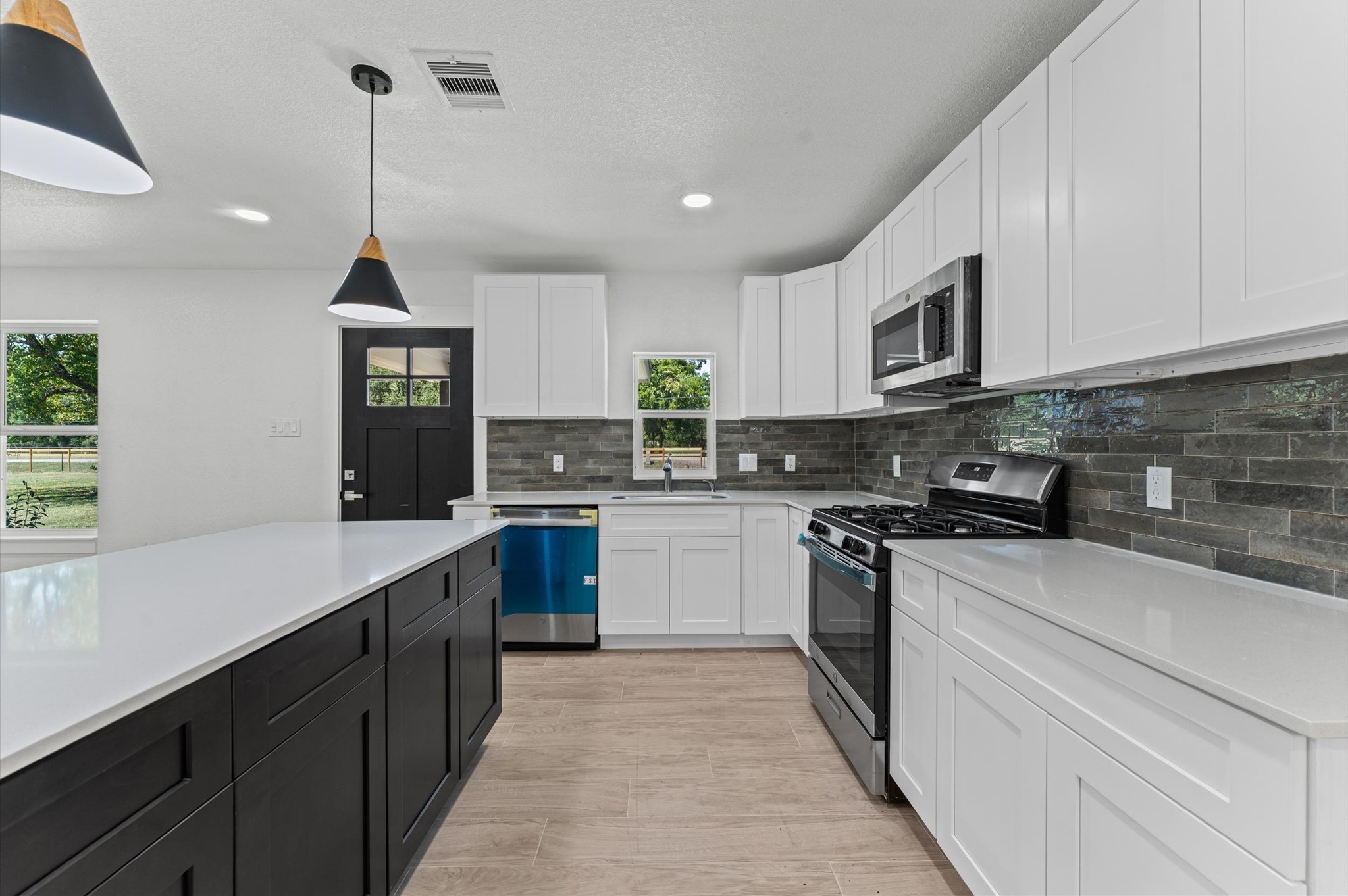 4102 Gatewood Road Property Photo 6