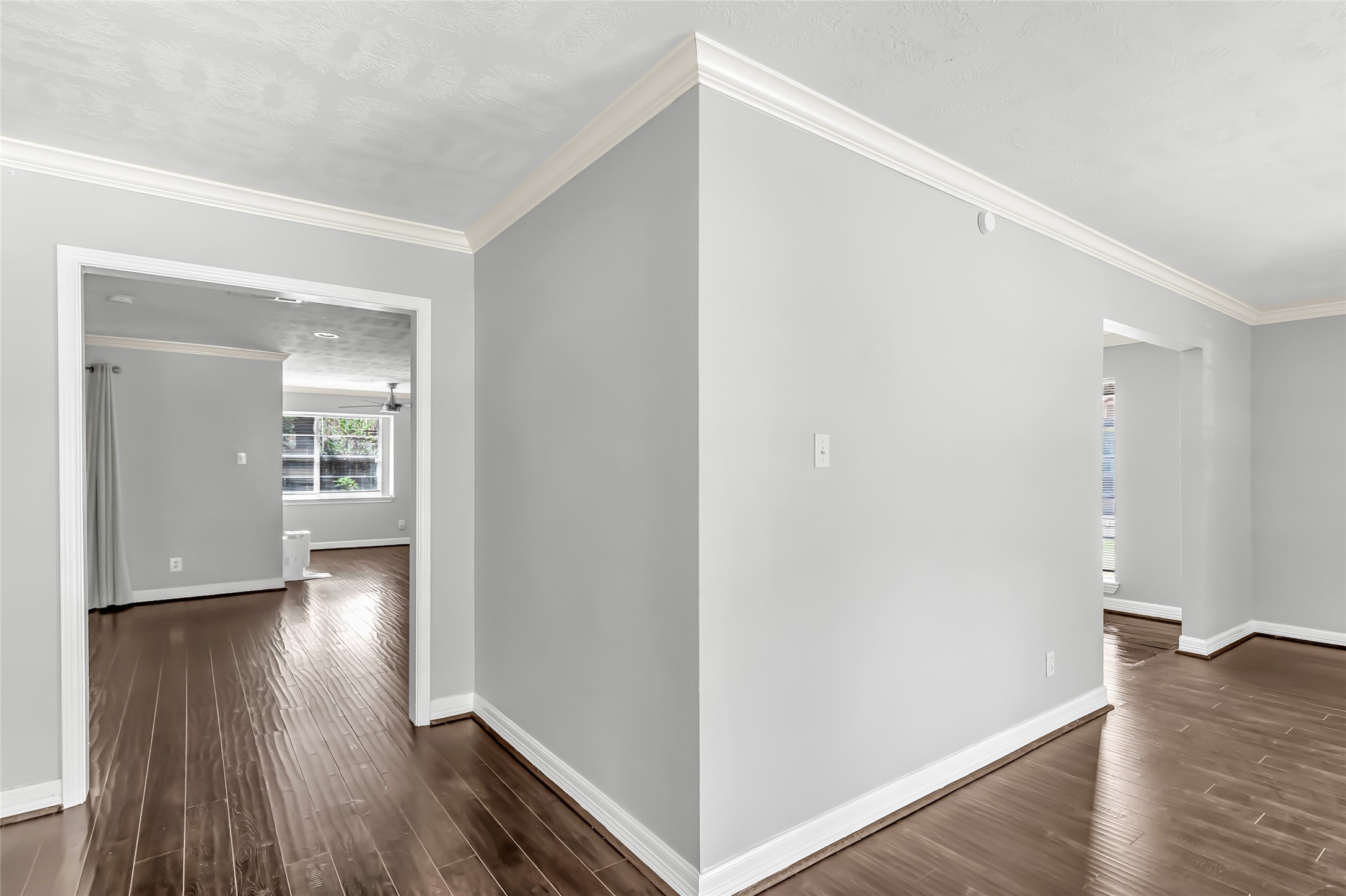 211 W North Hill Drive Property Photo 4
