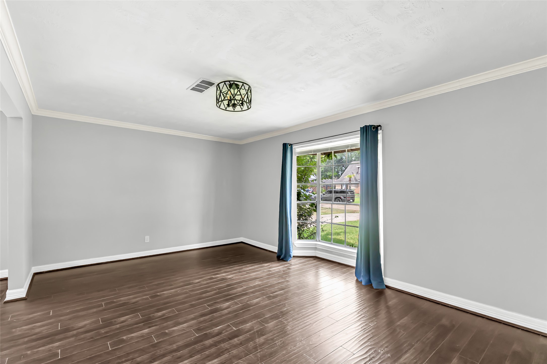 211 W North Hill Drive Property Photo 6