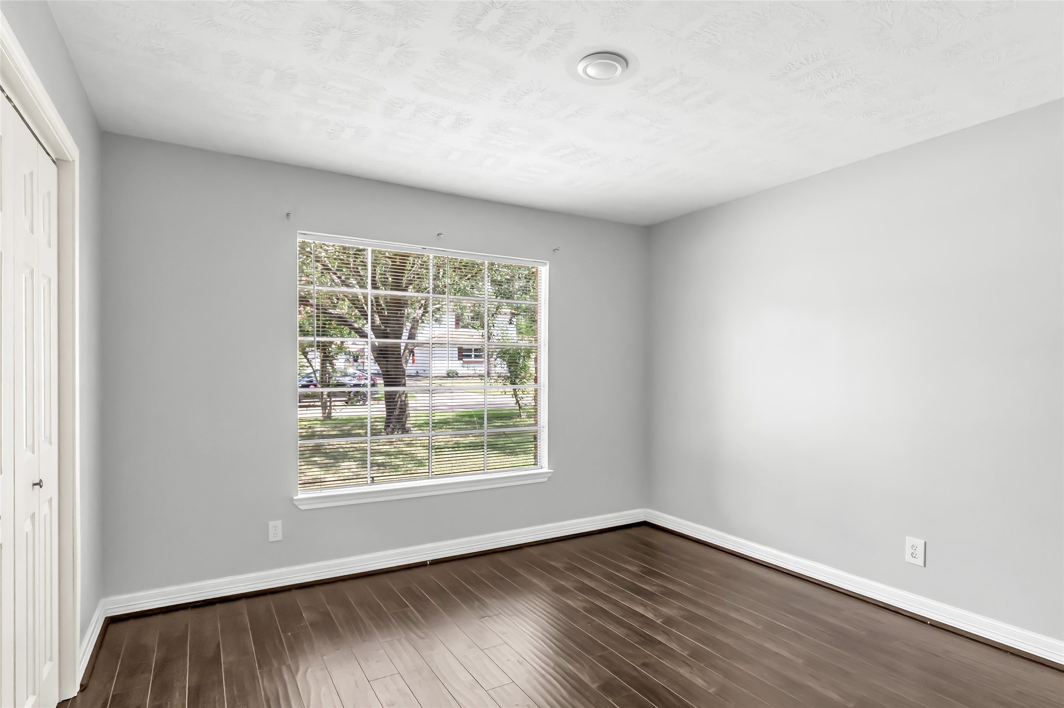 211 W North Hill Drive Property Photo 19