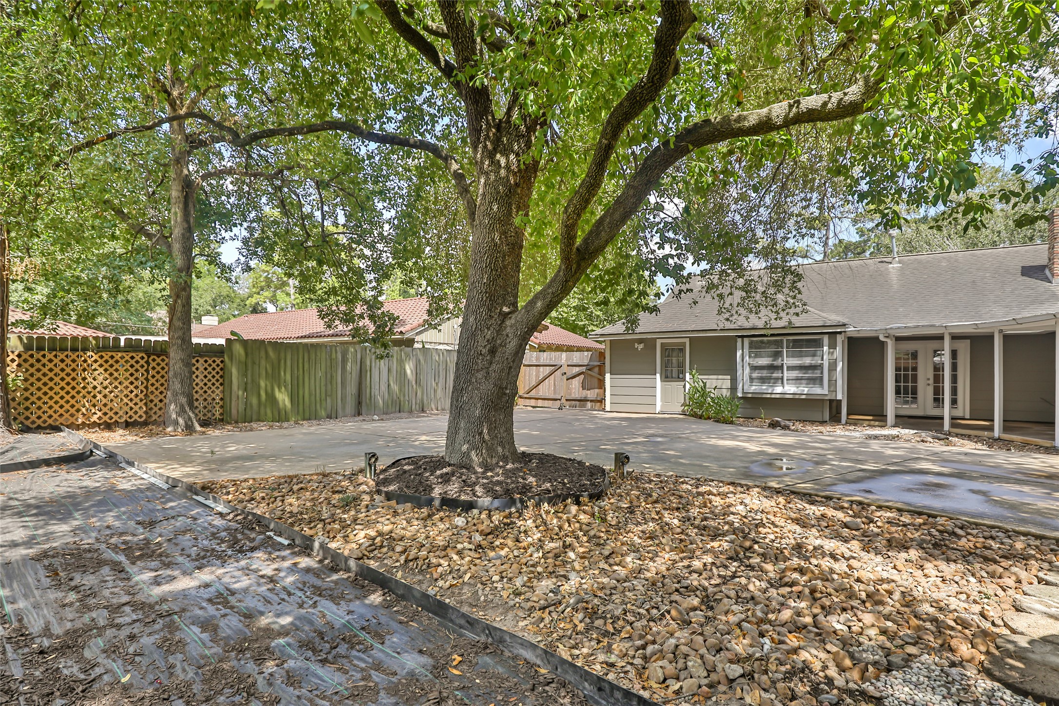 211 W North Hill Drive Property Photo 35