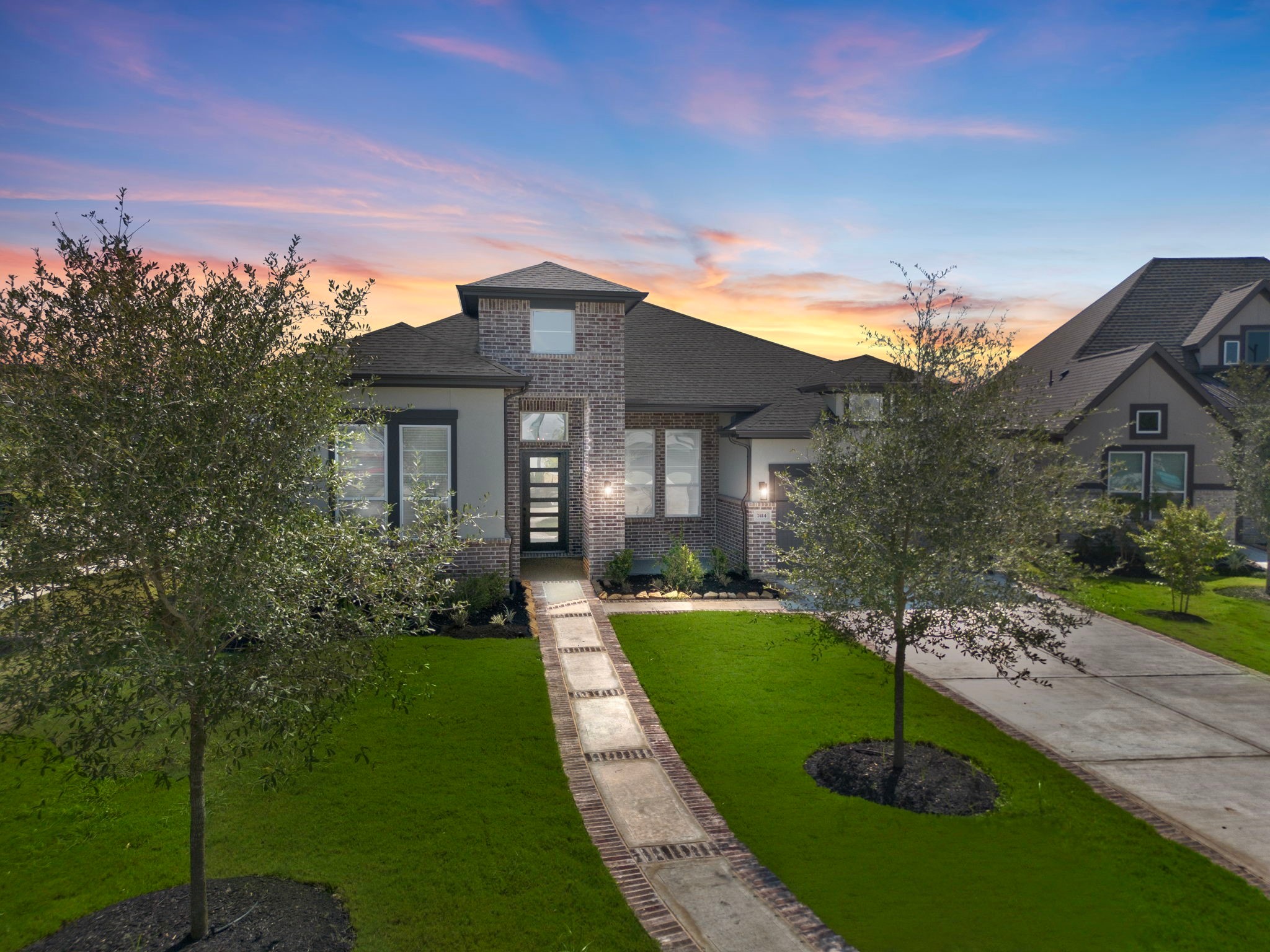 7414 Goldenrod Thicket Circle Property Photo 2