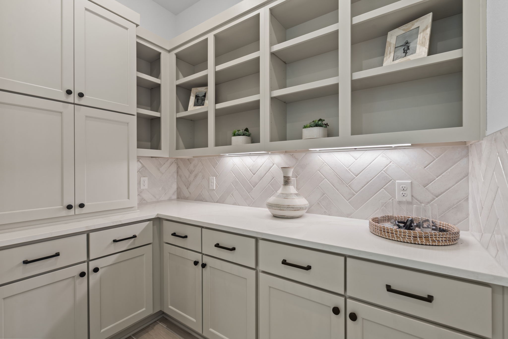 7414 Goldenrod Thicket Circle Property Photo 6