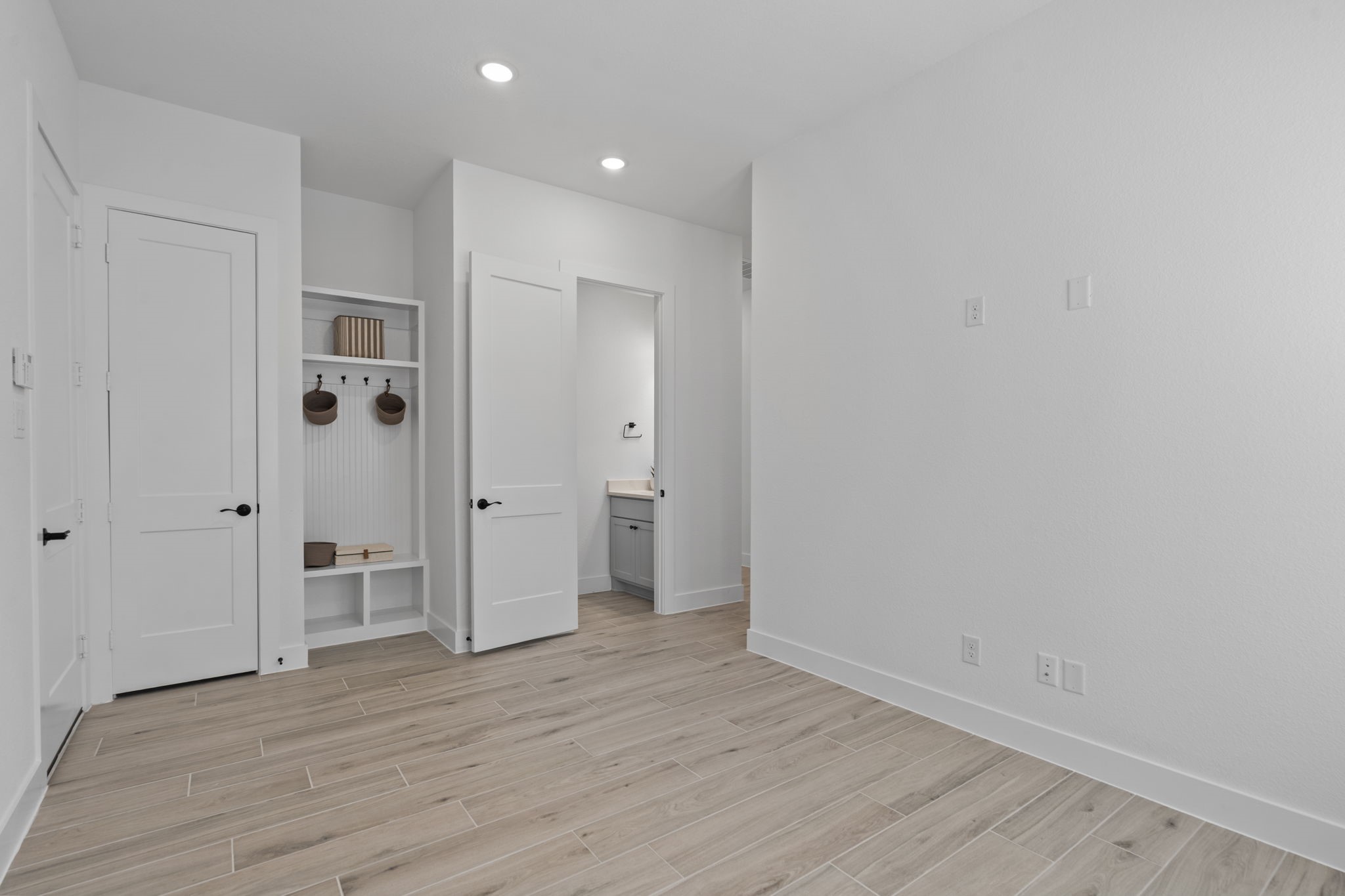 7414 Goldenrod Thicket Circle Property Photo 9