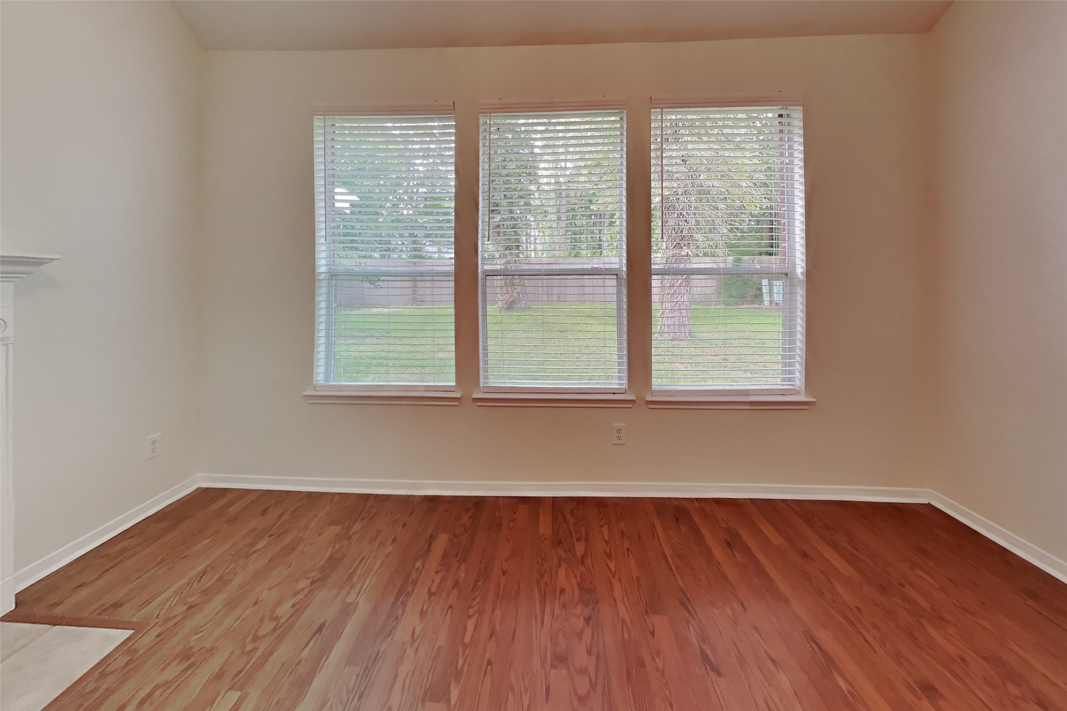 1418 Summer Rain Drive Property Photo 2