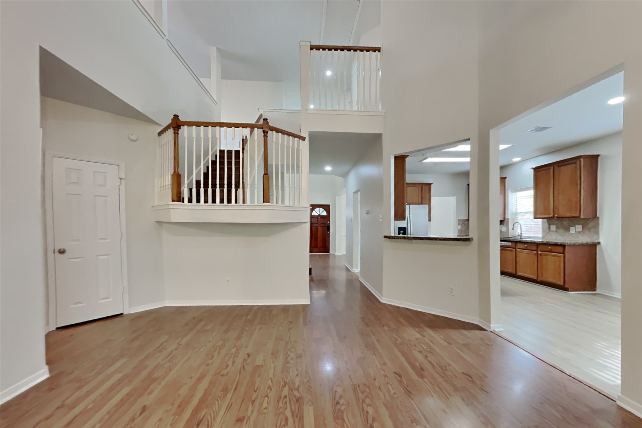1418 Summer Rain Drive Property Photo 3