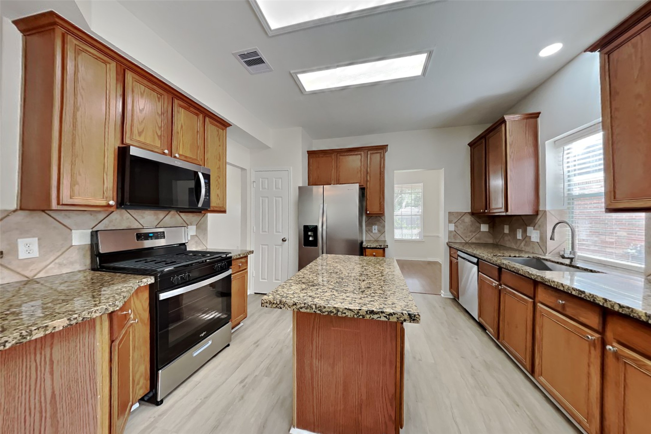 1418 Summer Rain Drive Property Photo 4
