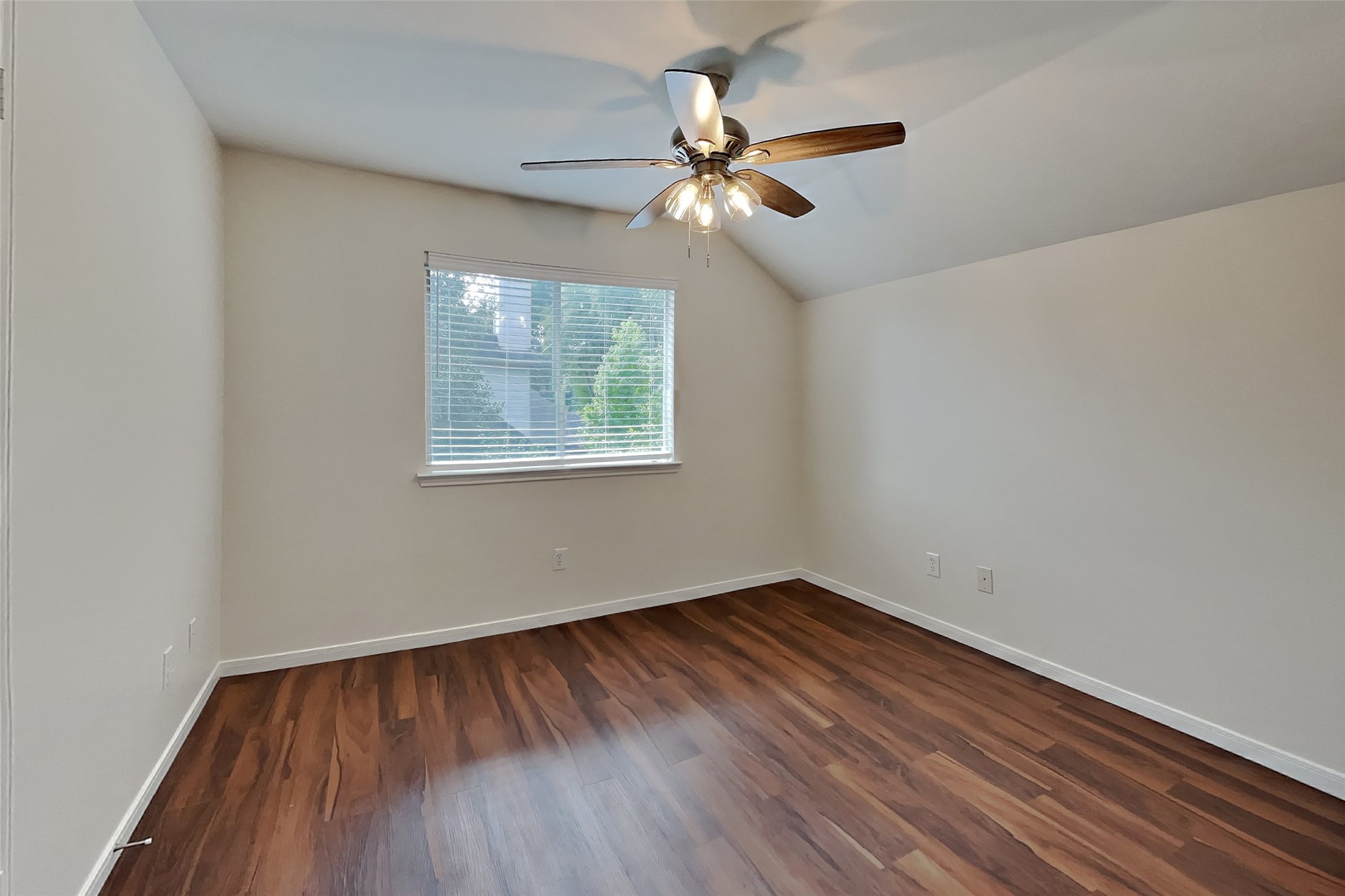 1418 Summer Rain Drive Property Photo 12
