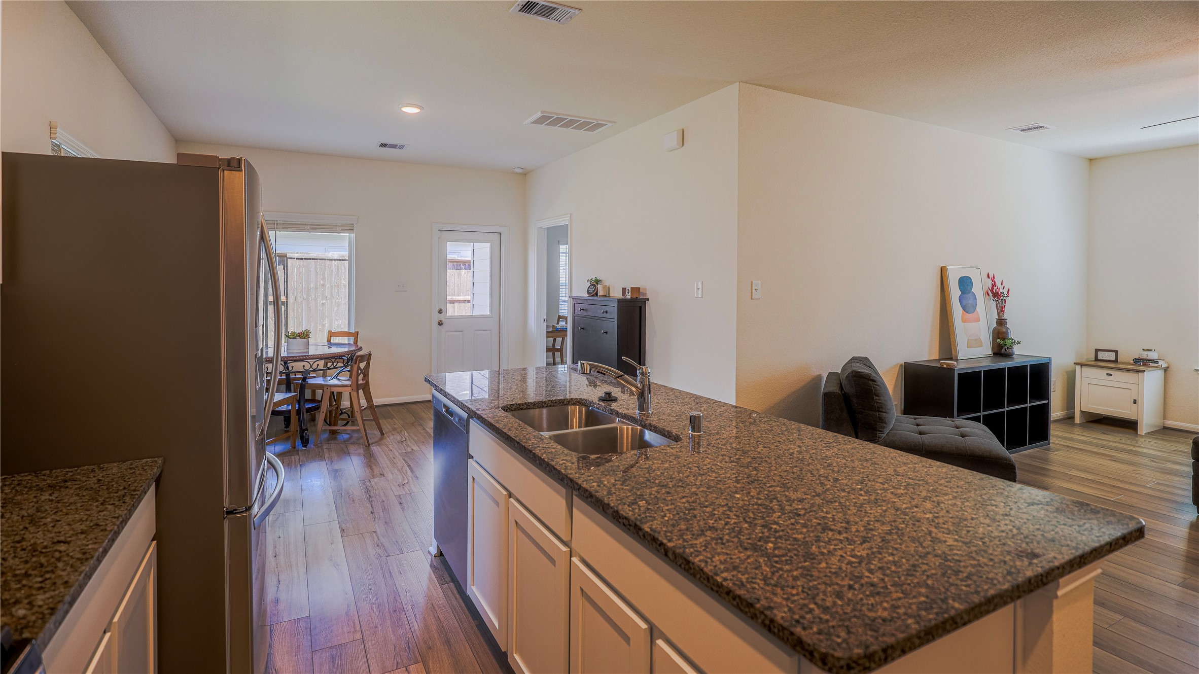 402 Flycatcher Court Property Photo 7
