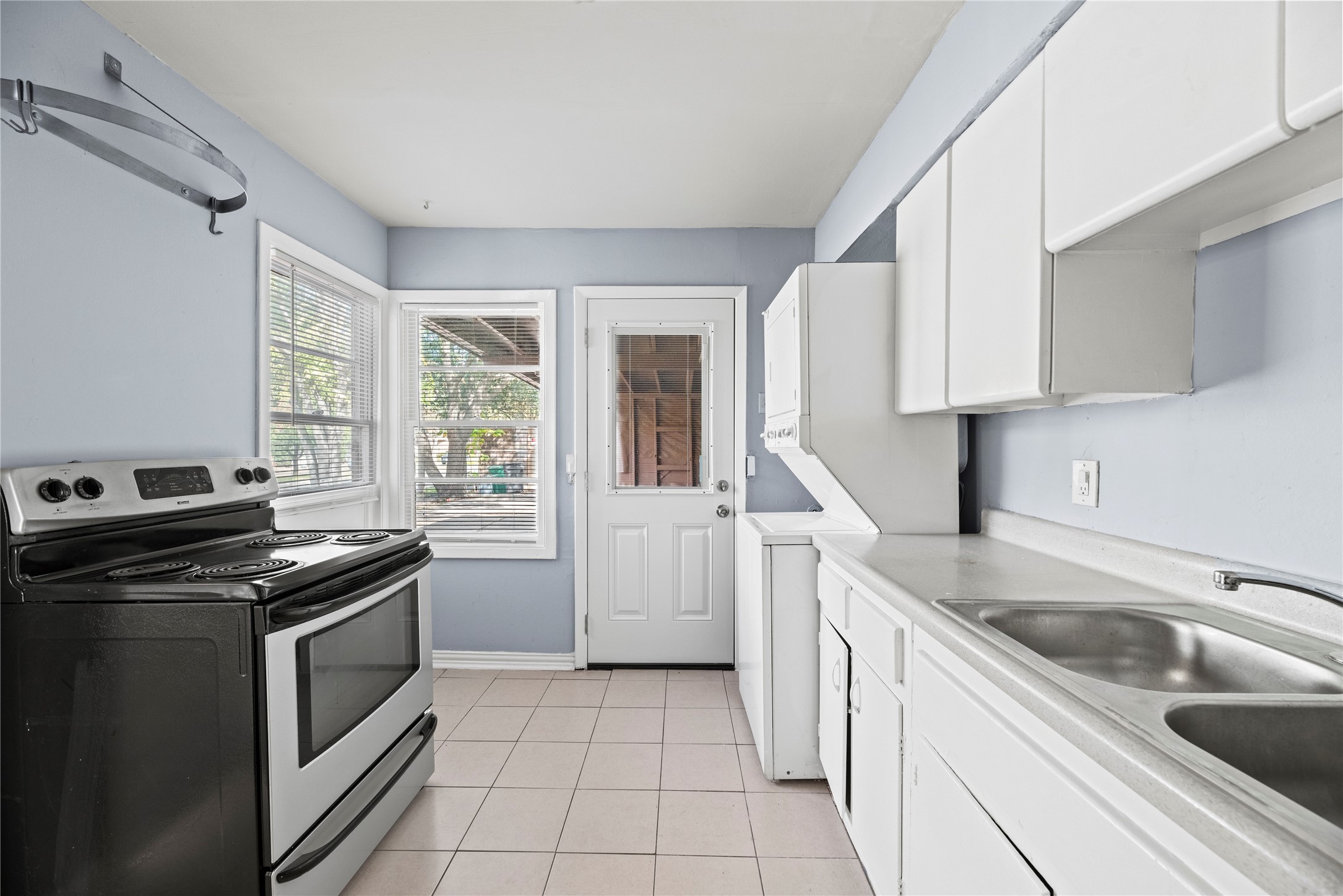 3930 Law Street 2 Property Photo 7