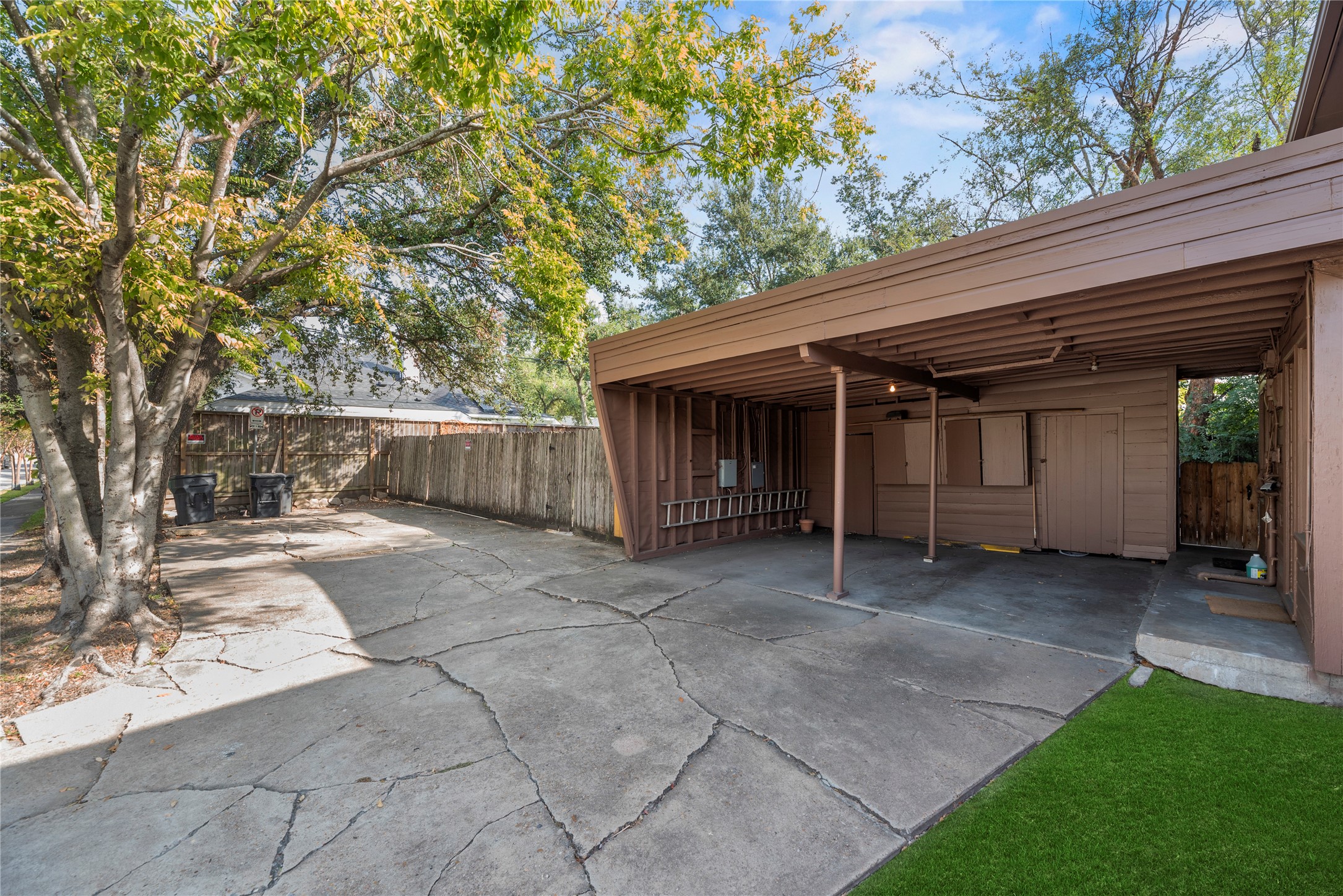3930 Law Street 2 Property Photo 15