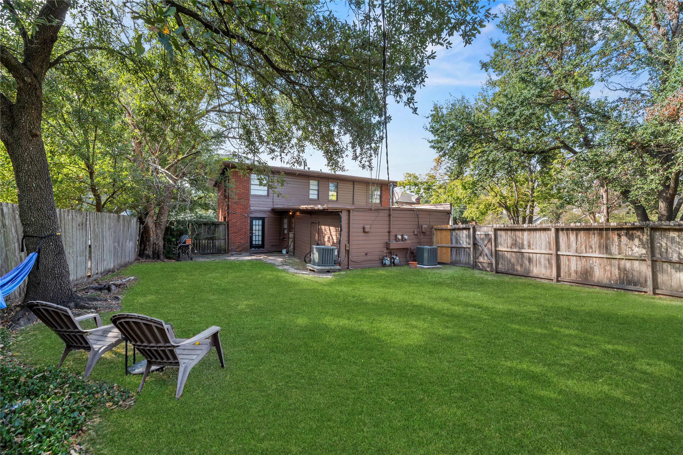 3930 Law Street 2 Property Photo 16