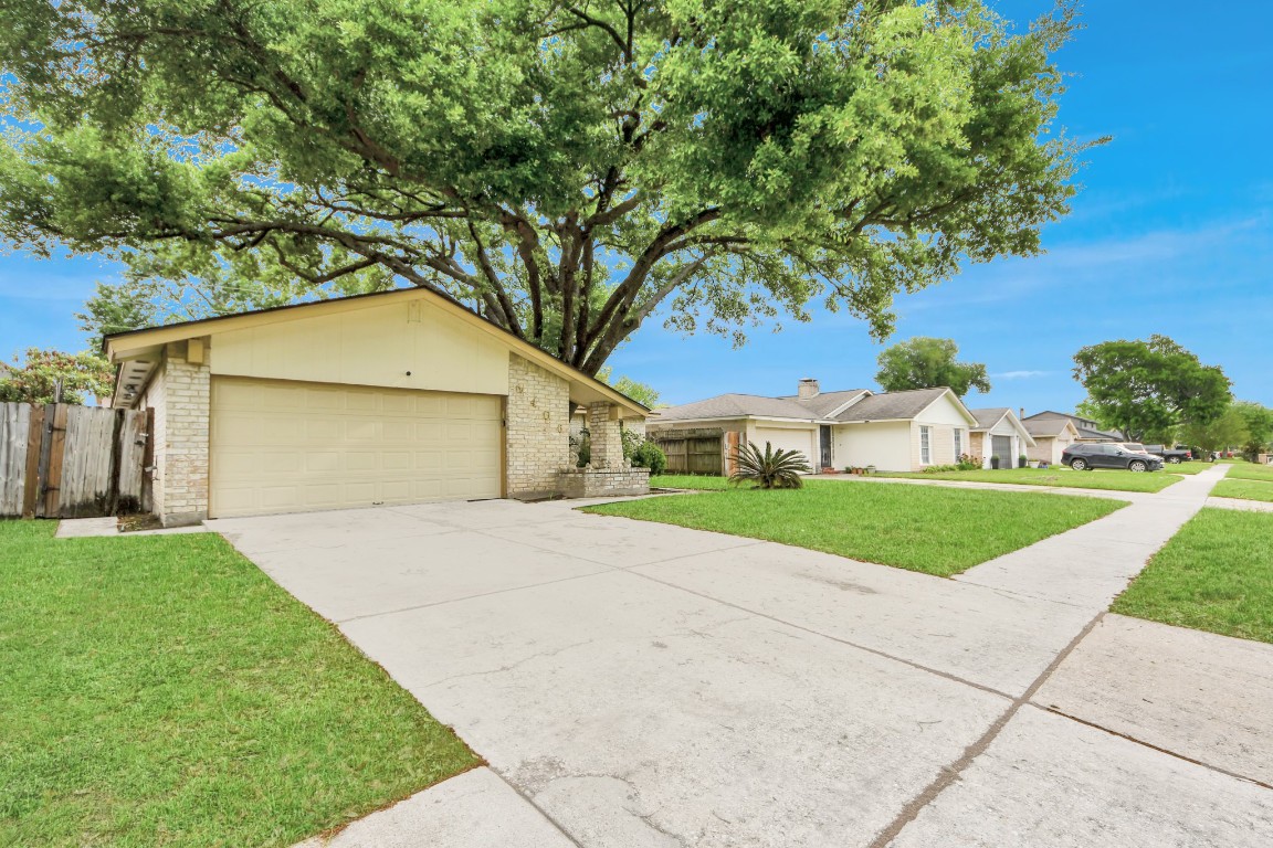 2406 Quiver Lane Property Photo 3