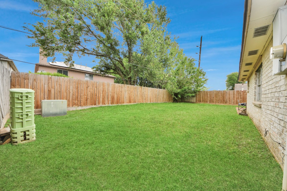 2406 Quiver Lane Property Photo 32