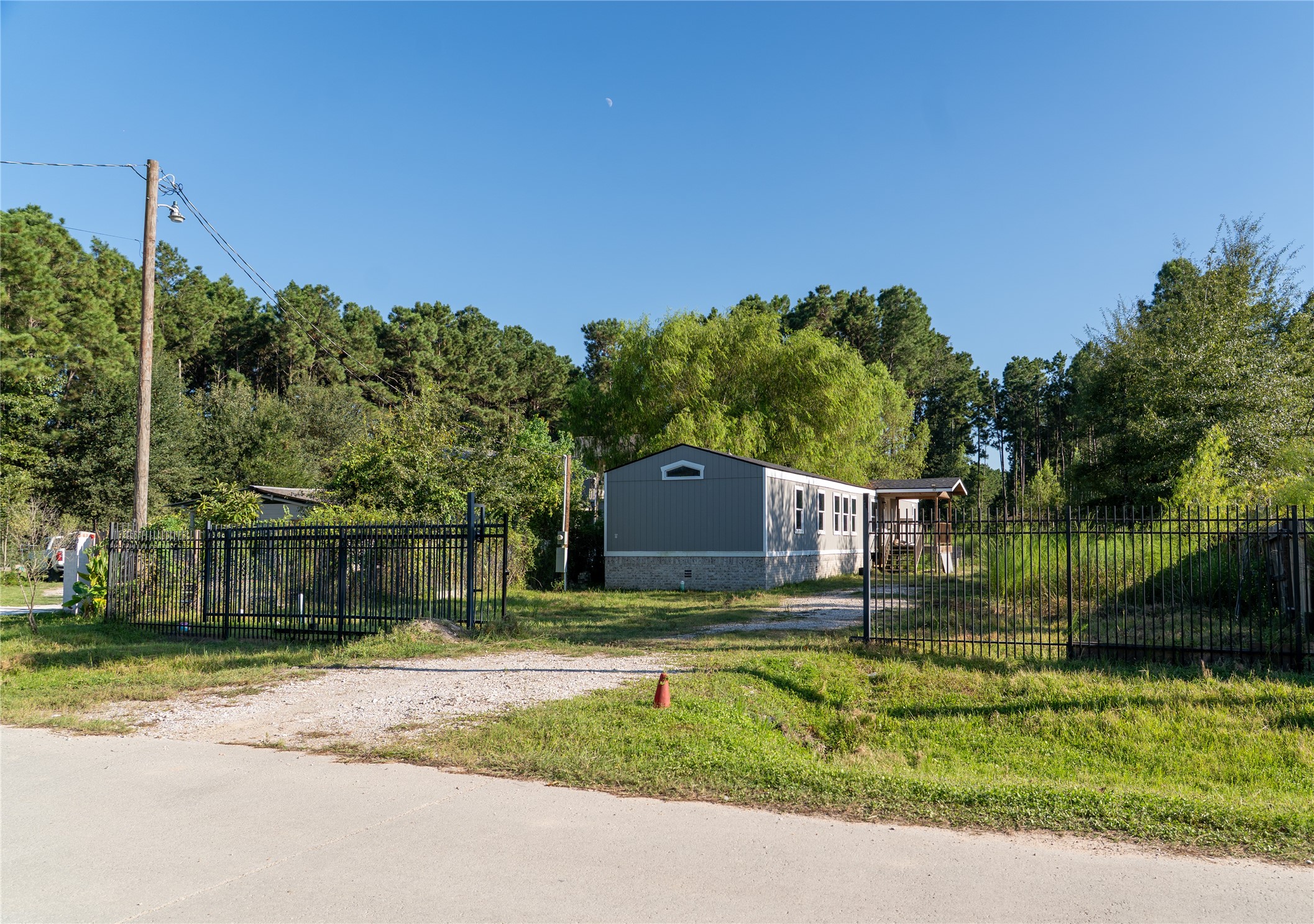 446 County Road 3546 Property Photo 2