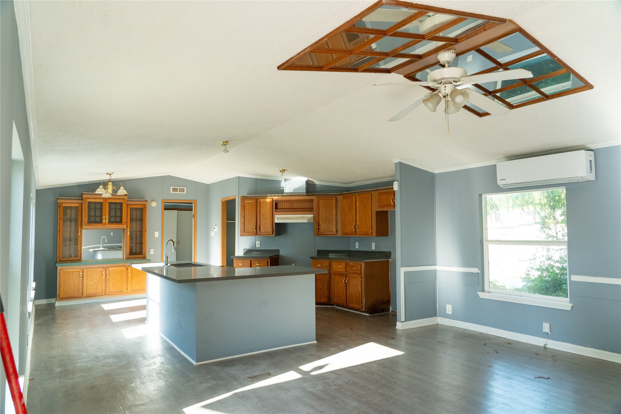 446 County Road 3546 Property Photo 4