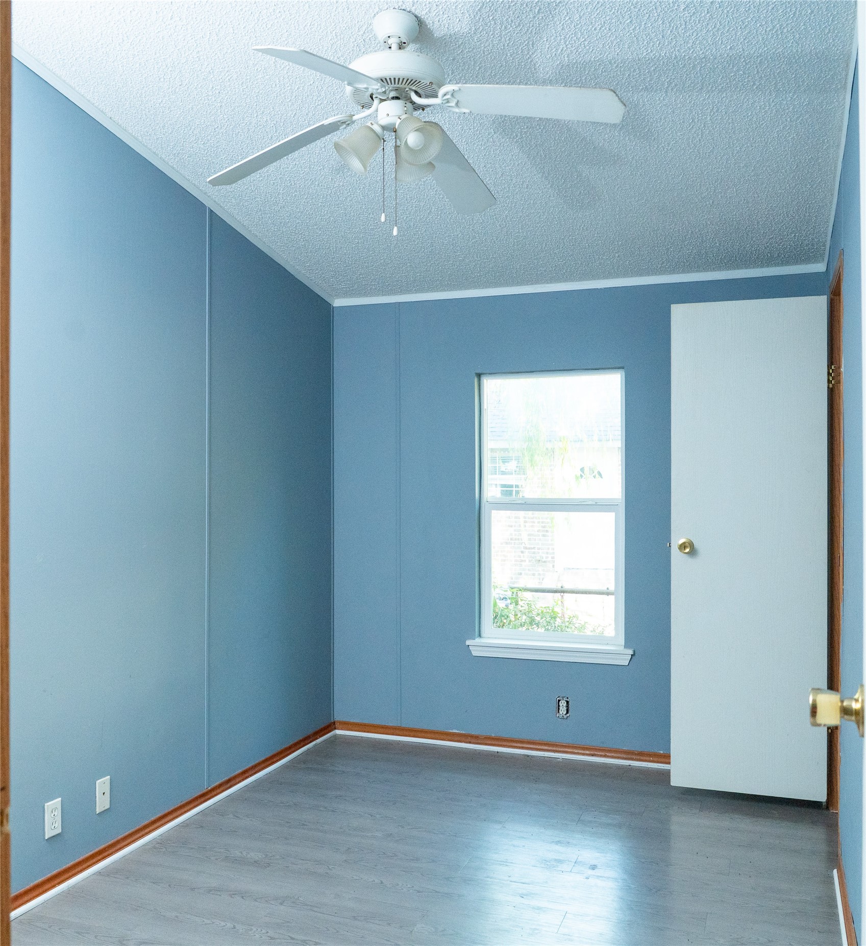 446 County Road 3546 Property Photo 6