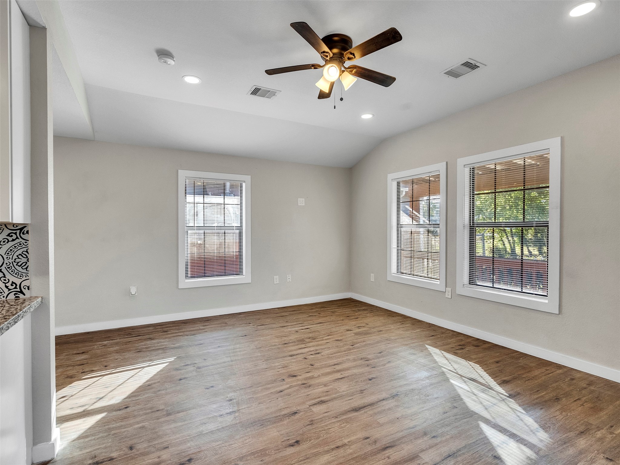3309 Sumpter Street Property Photo 7