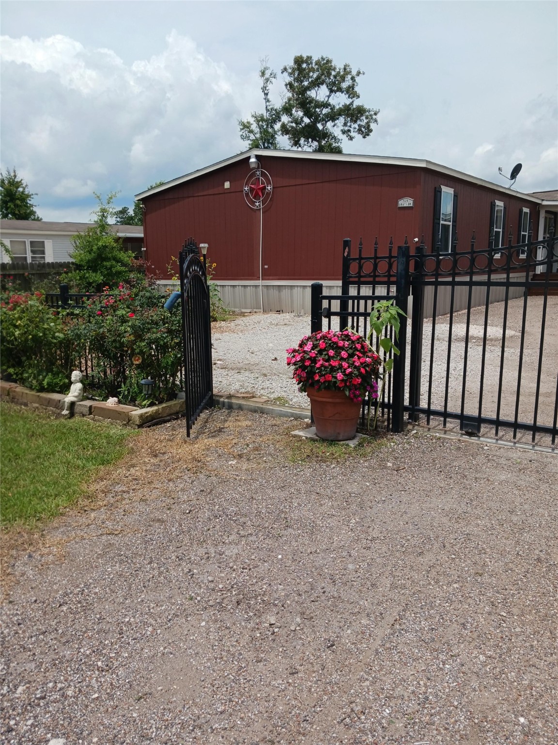 529 Draylon Drive Property Photo