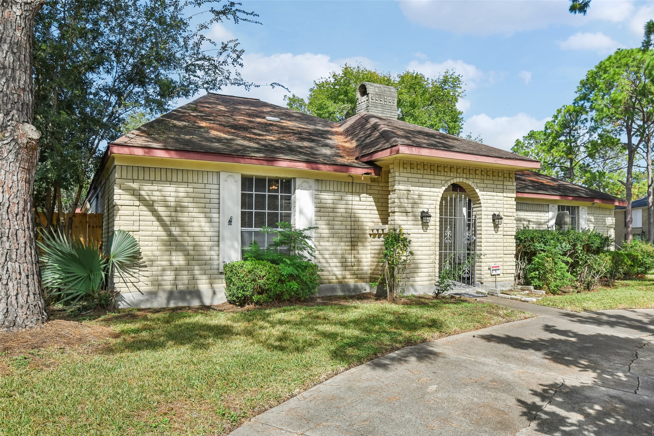 5502 Moss Glenn Lane Property Photo 1