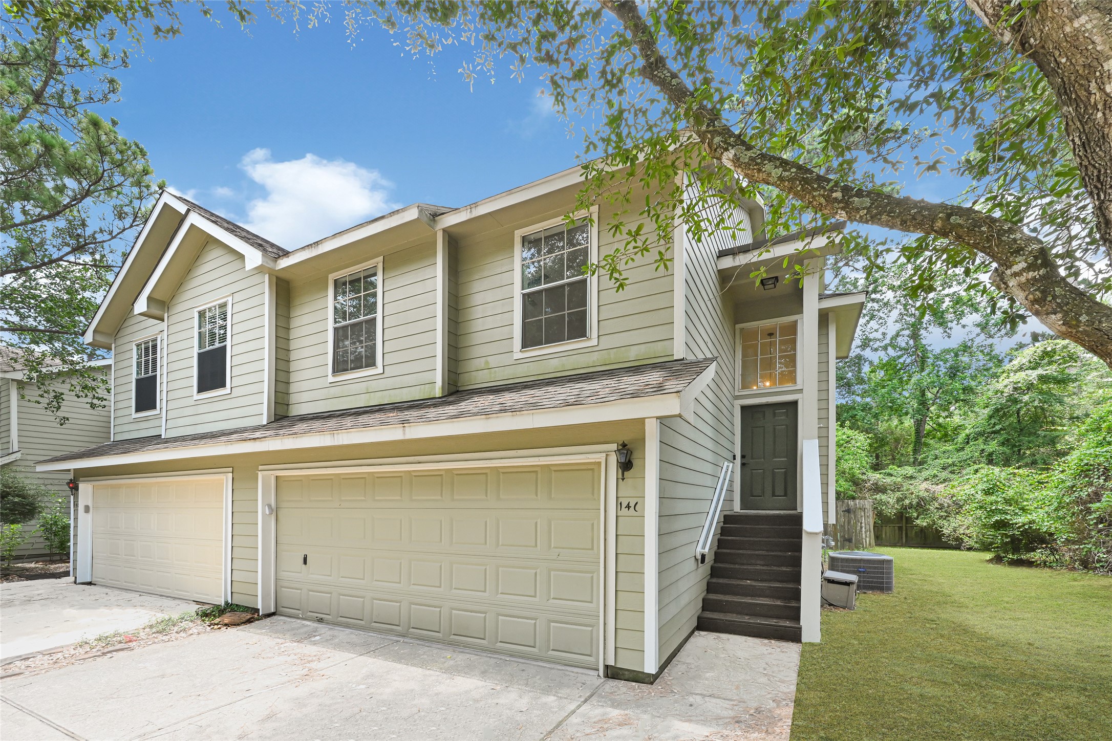 146 S Walden Elms Circle Property Photo 2