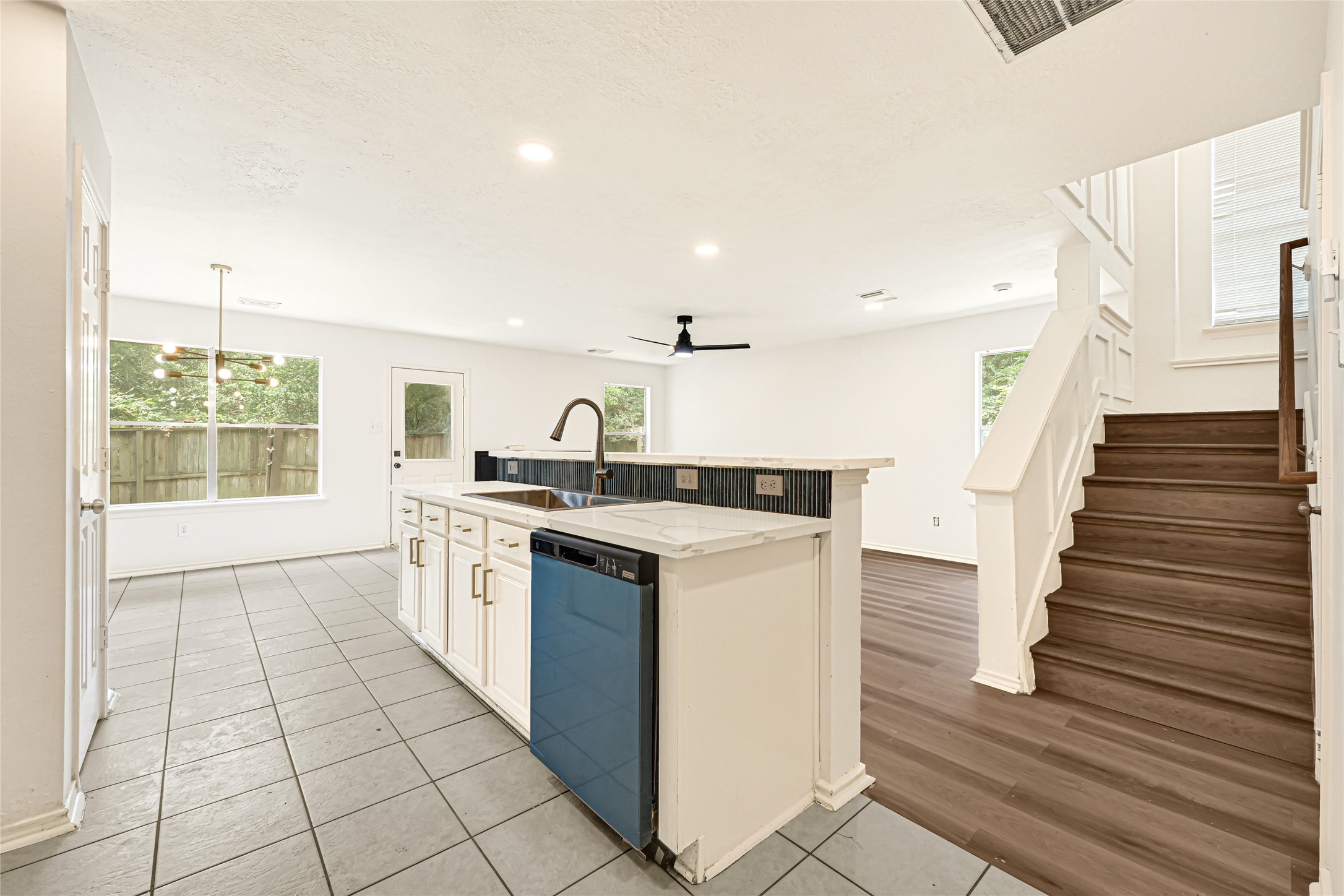 146 S Walden Elms Circle Property Photo 12