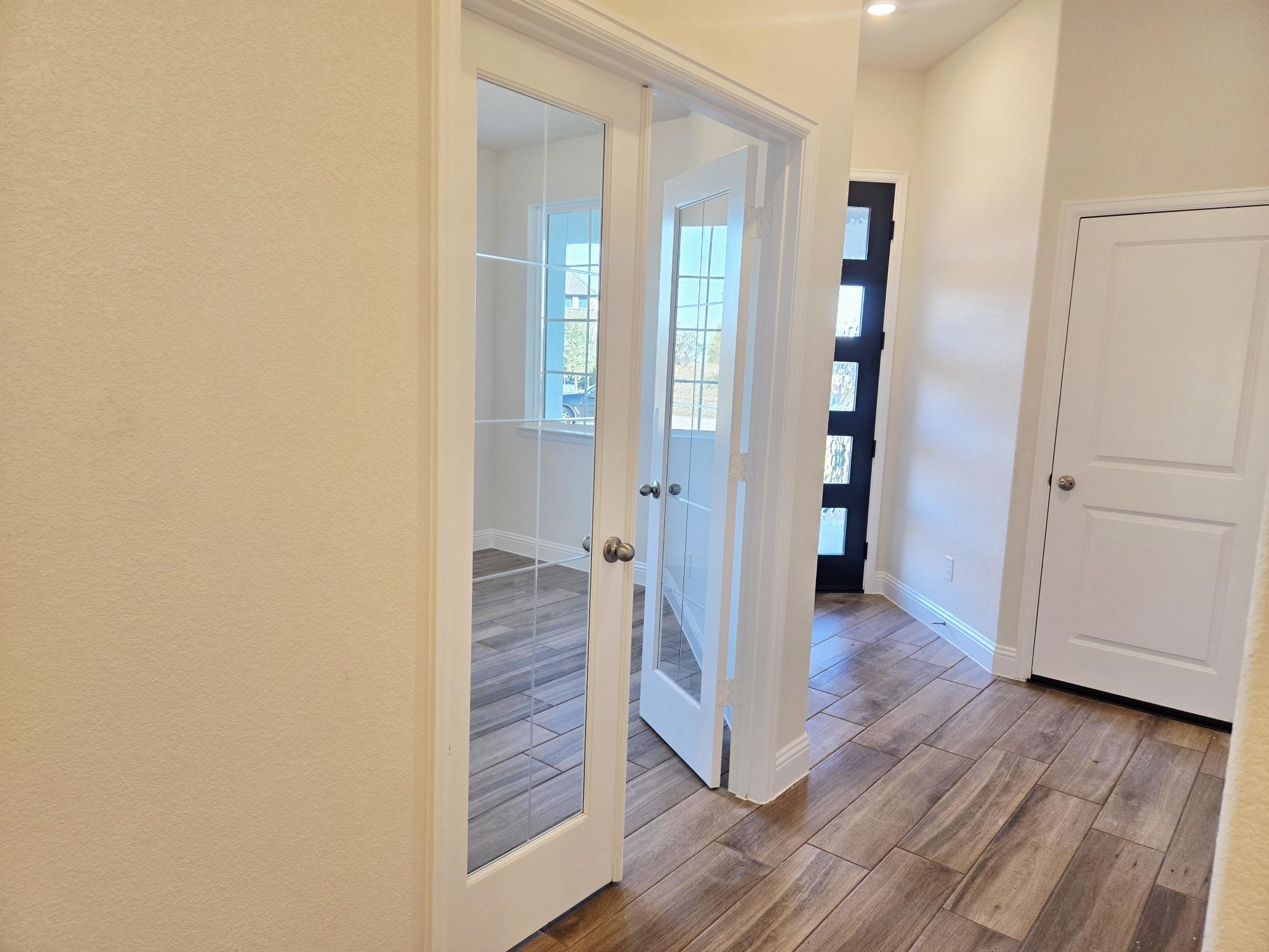 4014 Colony Lane Property Photo 2