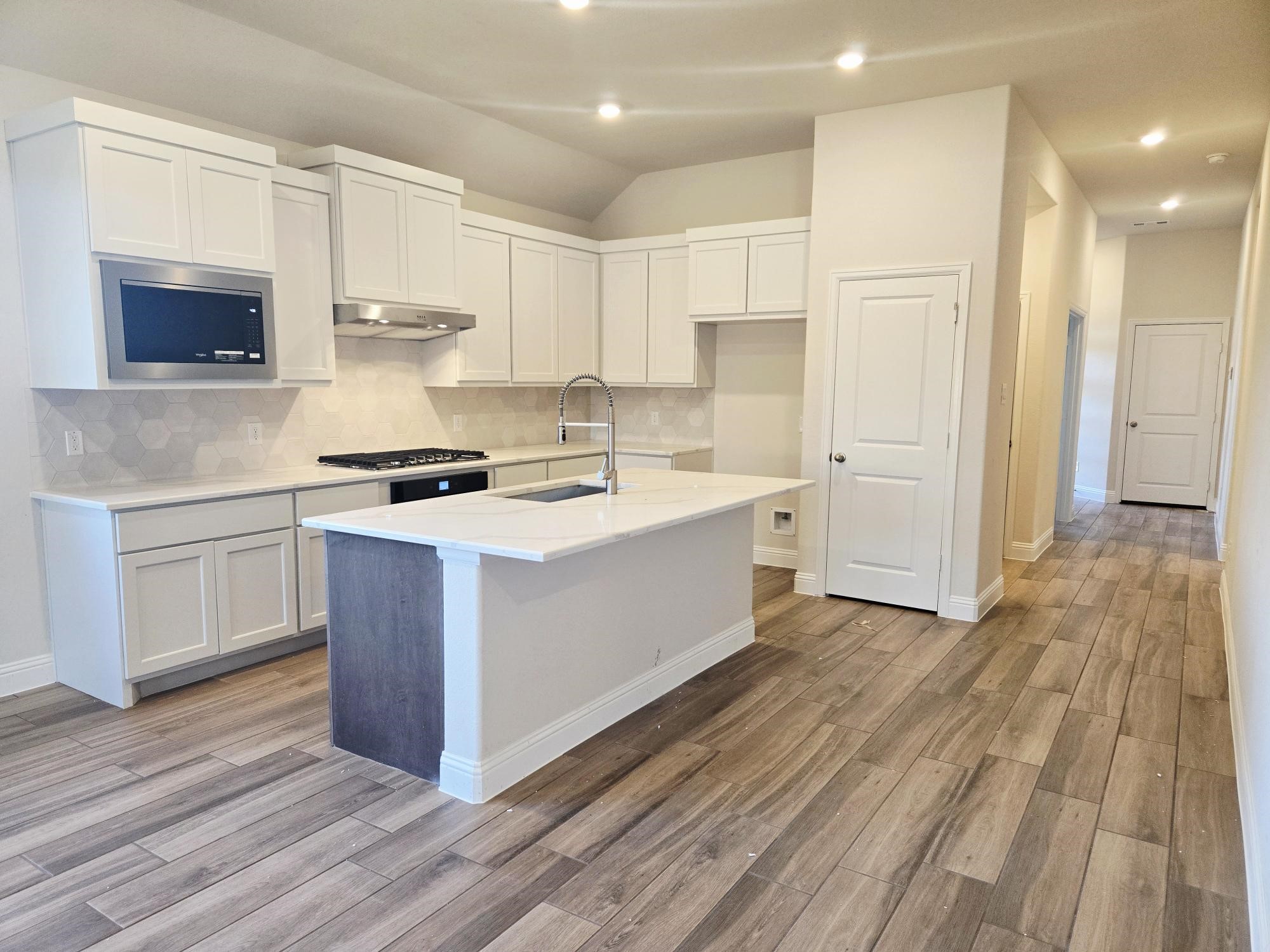 4014 Colony Lane Property Photo 3