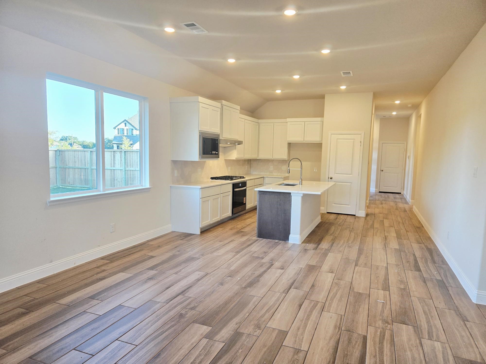 4014 Colony Lane Property Photo 4