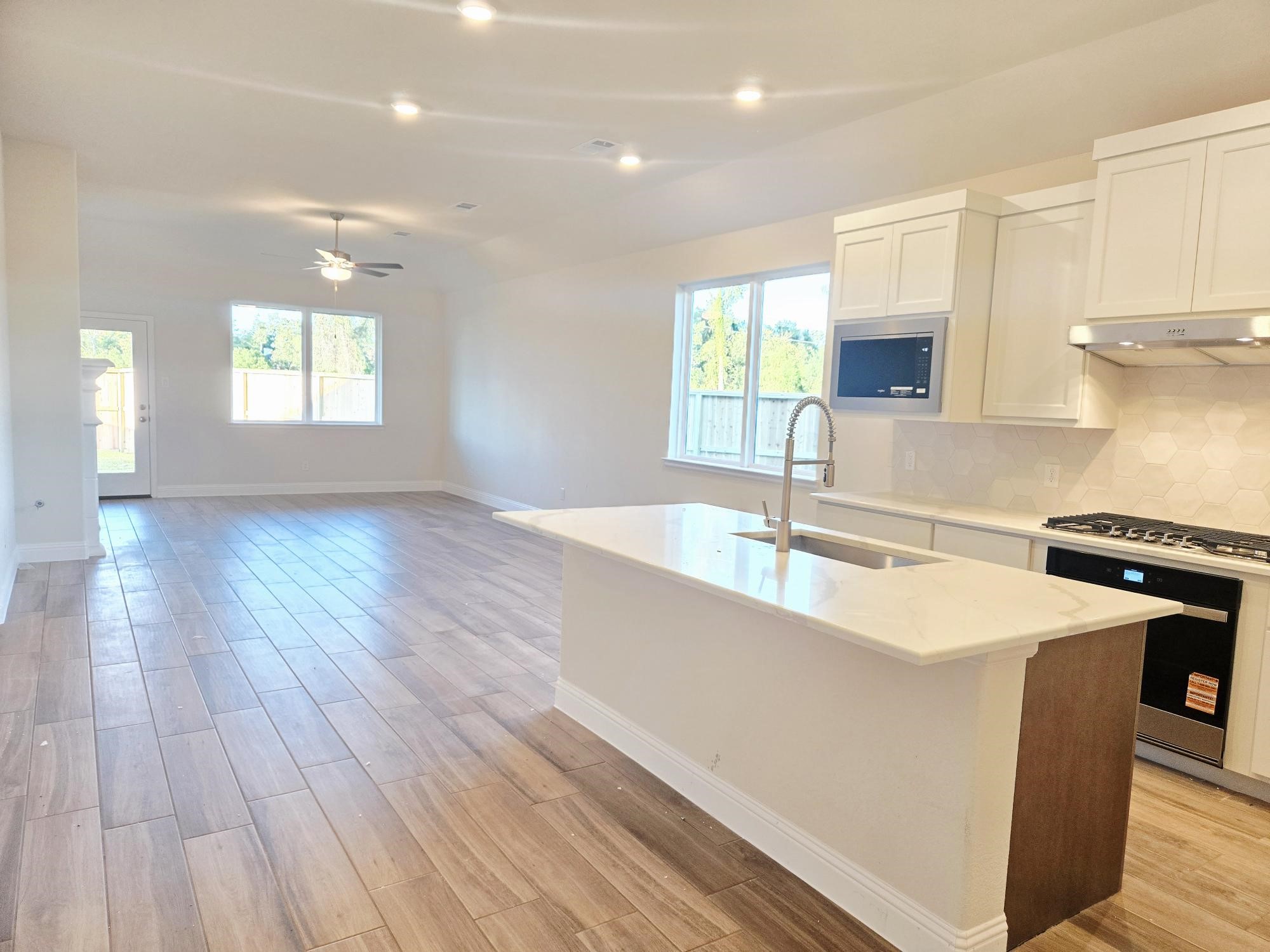 4014 Colony Lane Property Photo 6