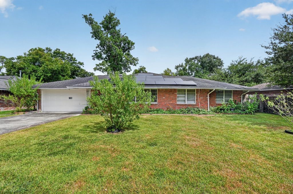 3106 Laverne Street Property Photo 2