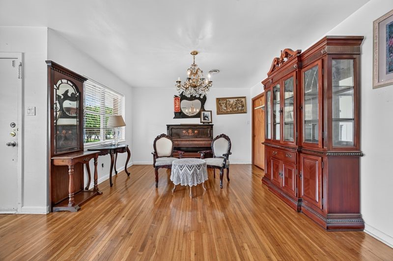 3106 Laverne Street Property Photo 5
