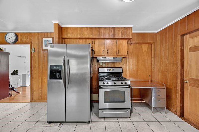 3106 Laverne Street Property Photo 7