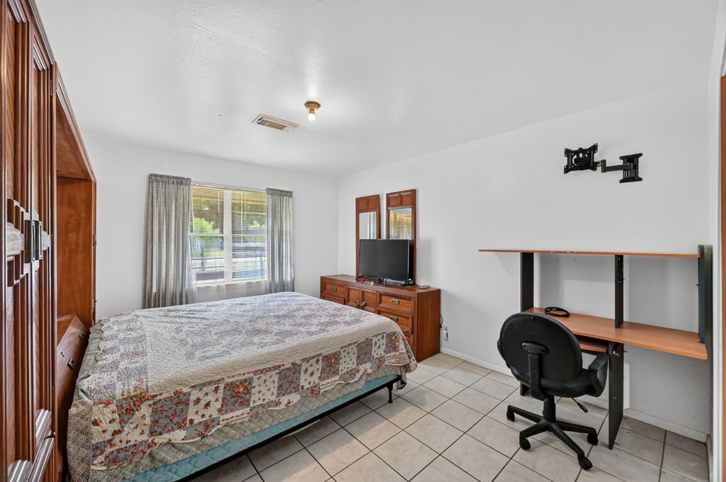 3106 Laverne Street Property Photo 13