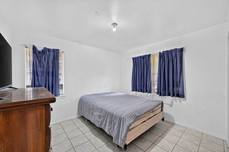 3106 Laverne Street Property Photo 14