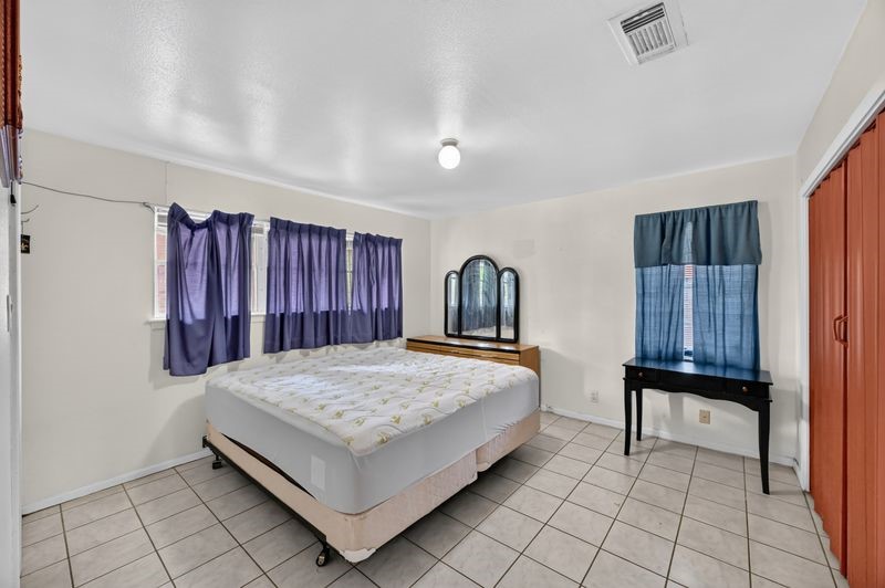 3106 Laverne Street Property Photo 15