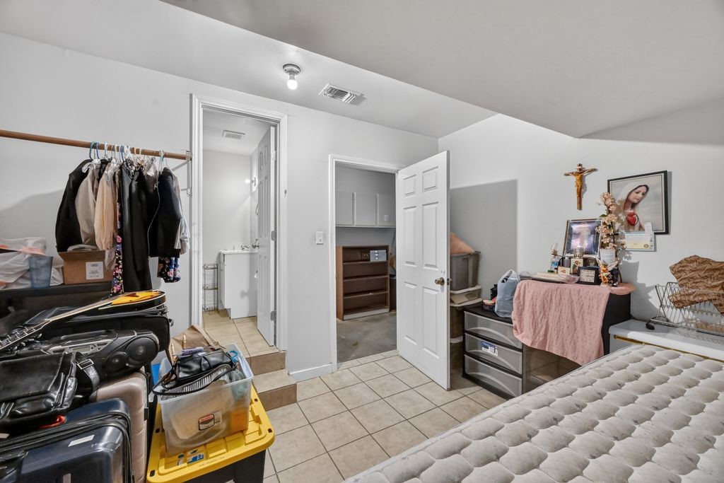 3106 Laverne Street Property Photo 17