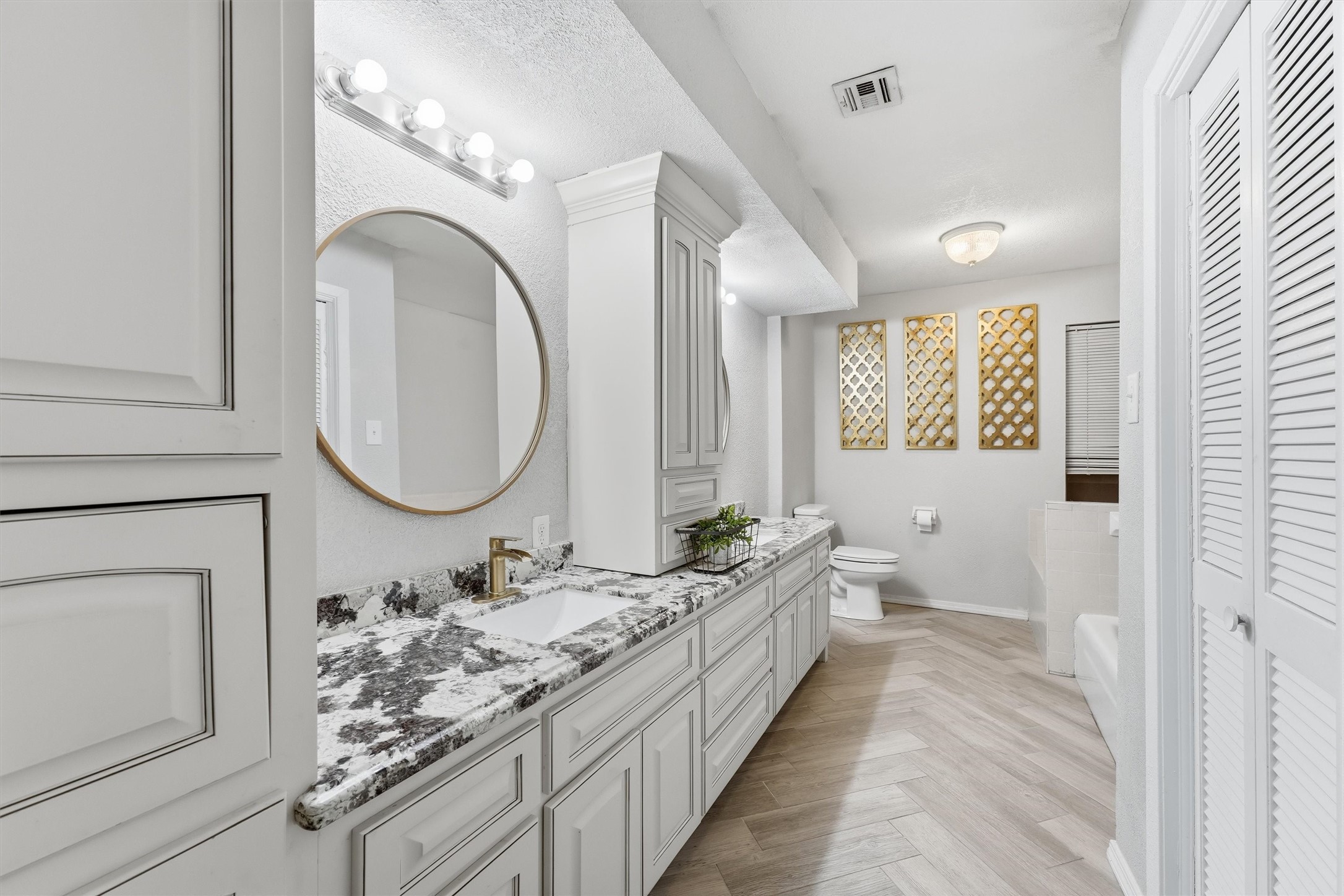 8005 Shagwood Drive Property Photo 13