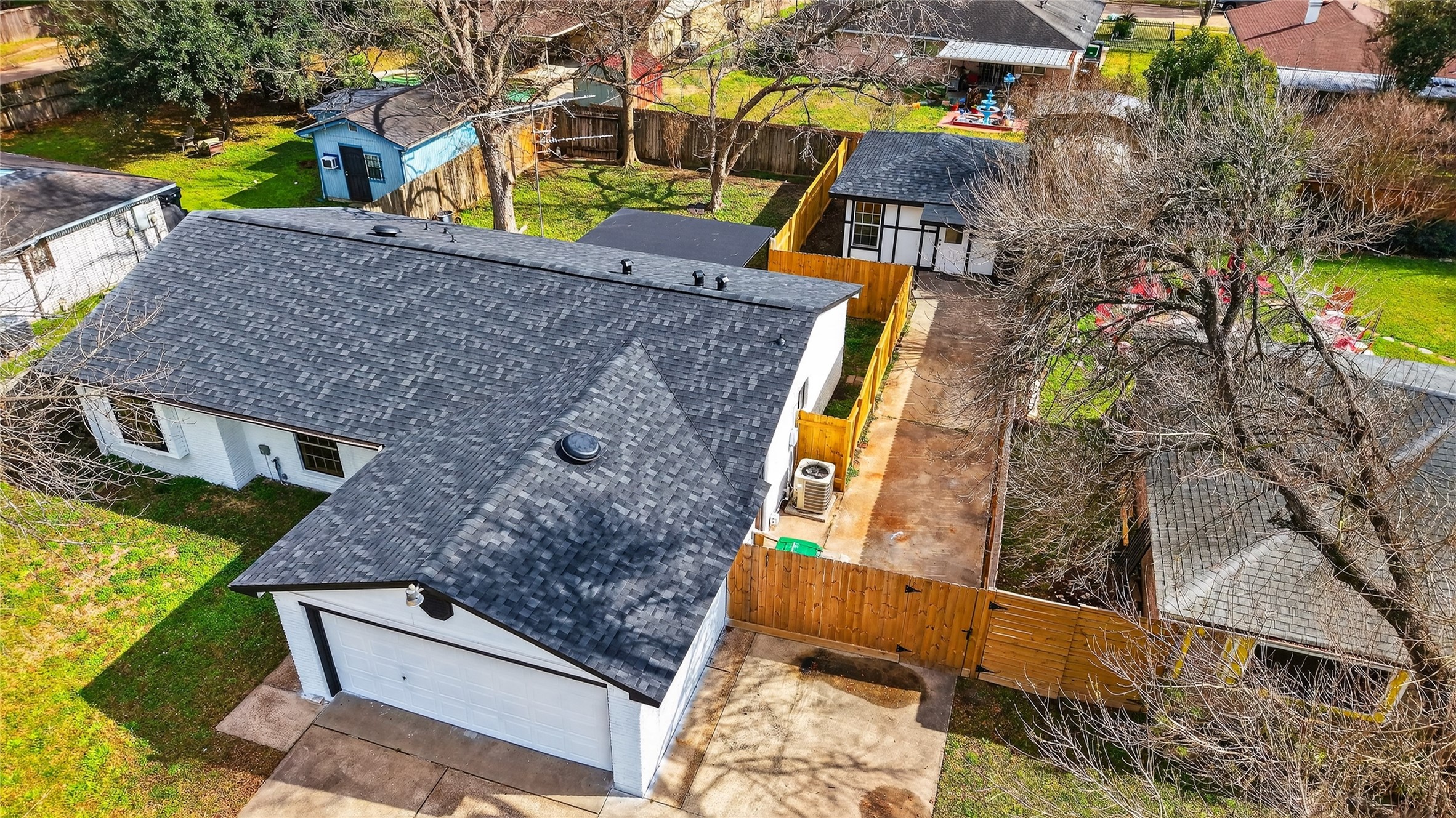 1307 Saddle Rock Drive Property Photo 3
