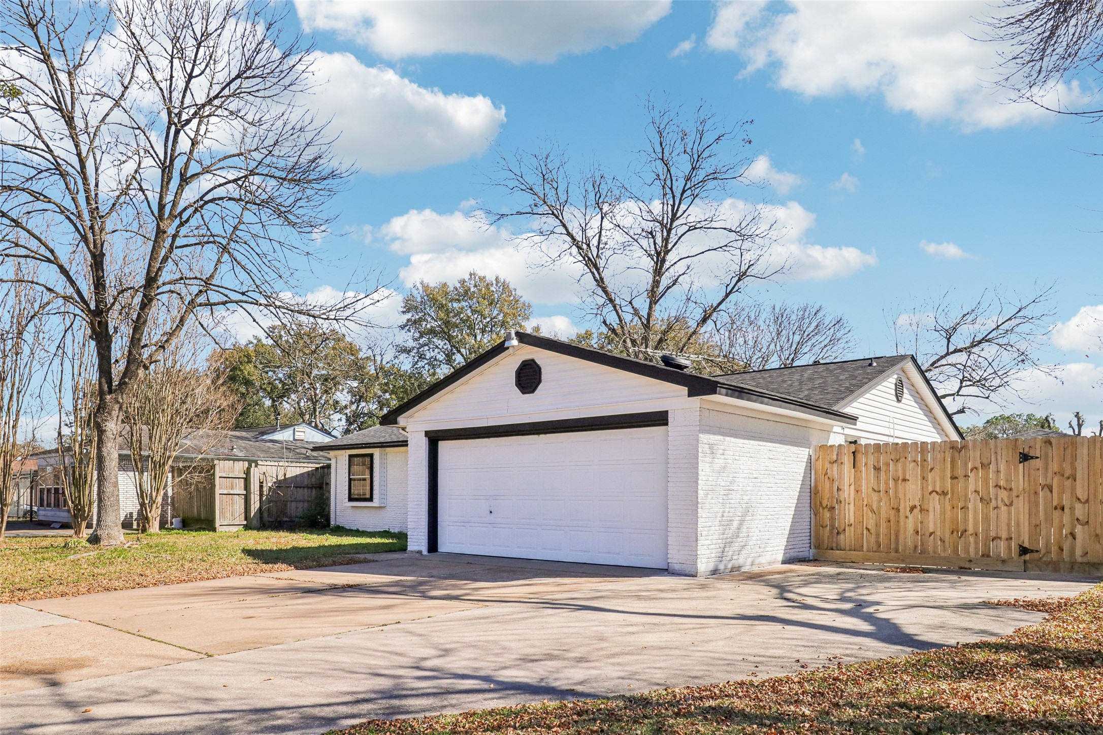 1307 Saddle Rock Drive Property Photo 6