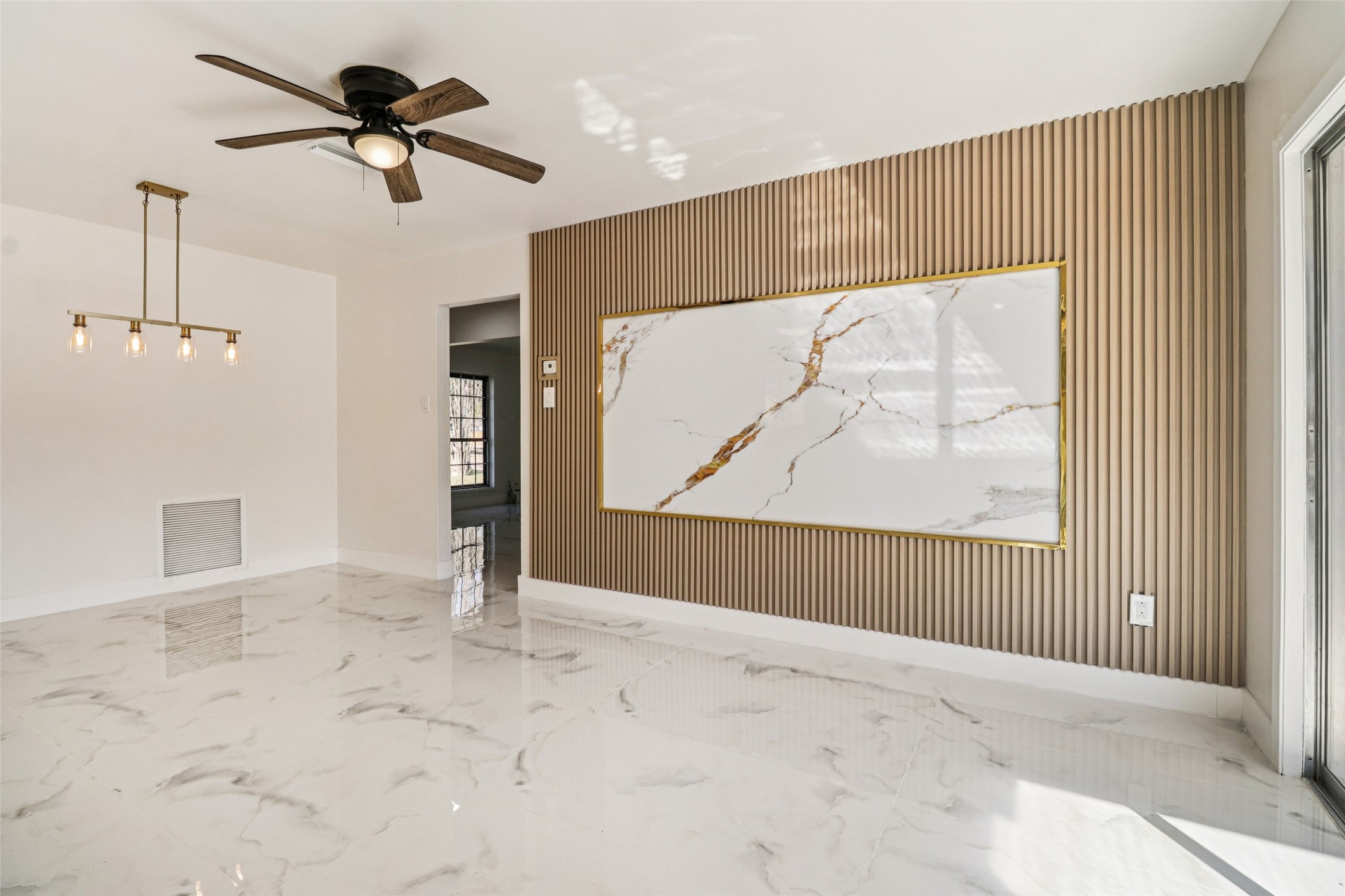 1307 Saddle Rock Drive Property Photo 10