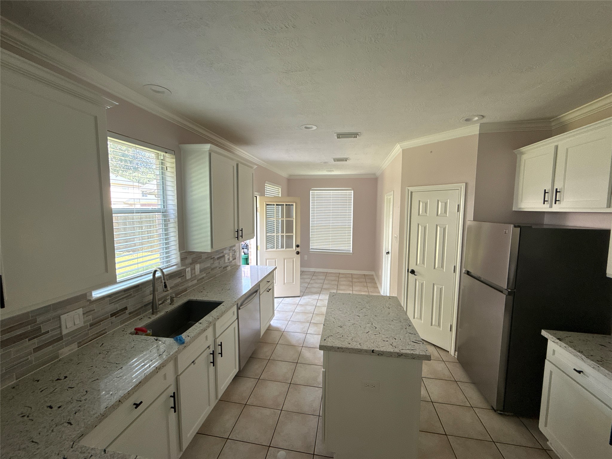 7819 Blue Stream Court Property Photo 5