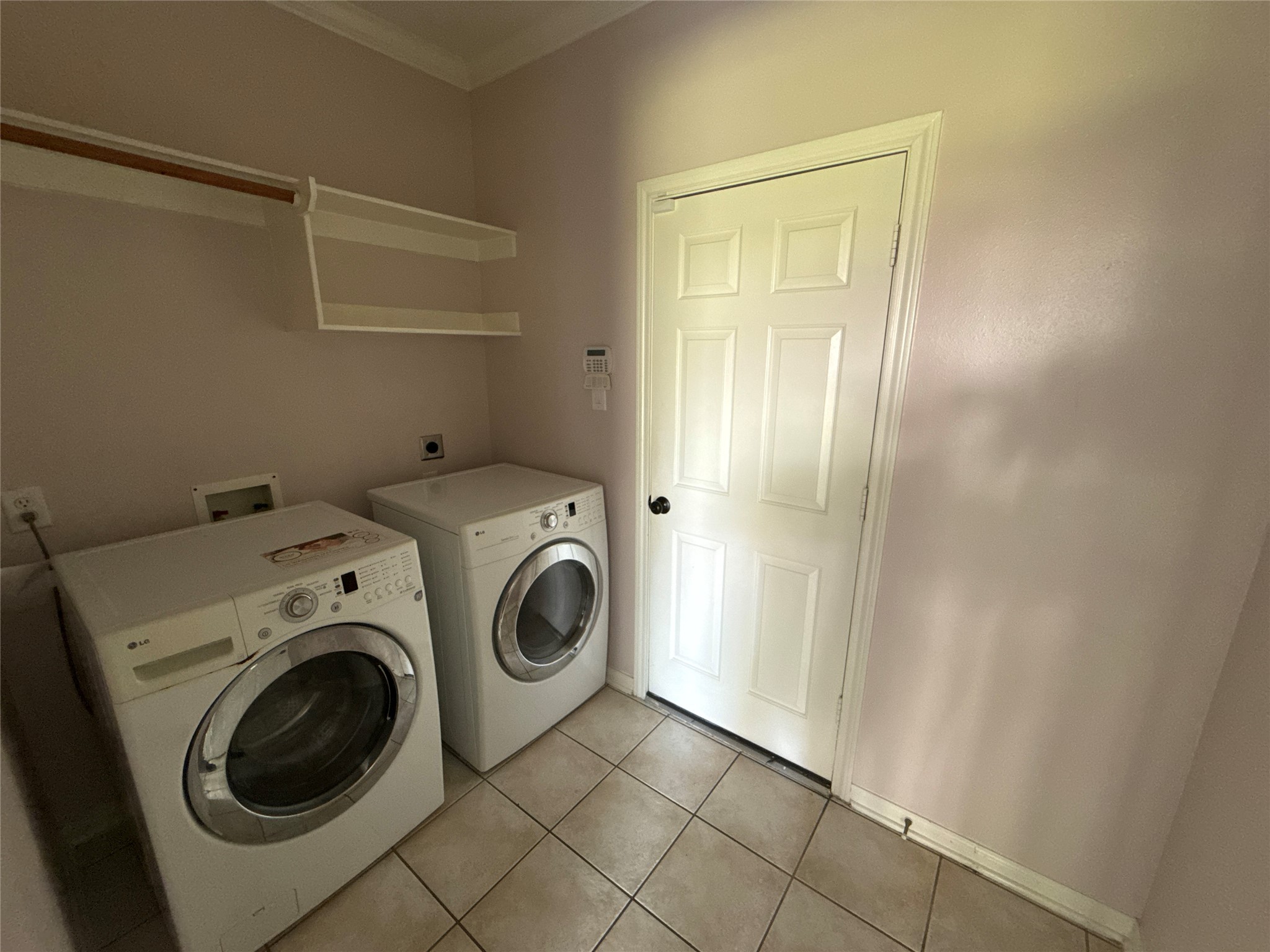 7819 Blue Stream Court Property Photo 7